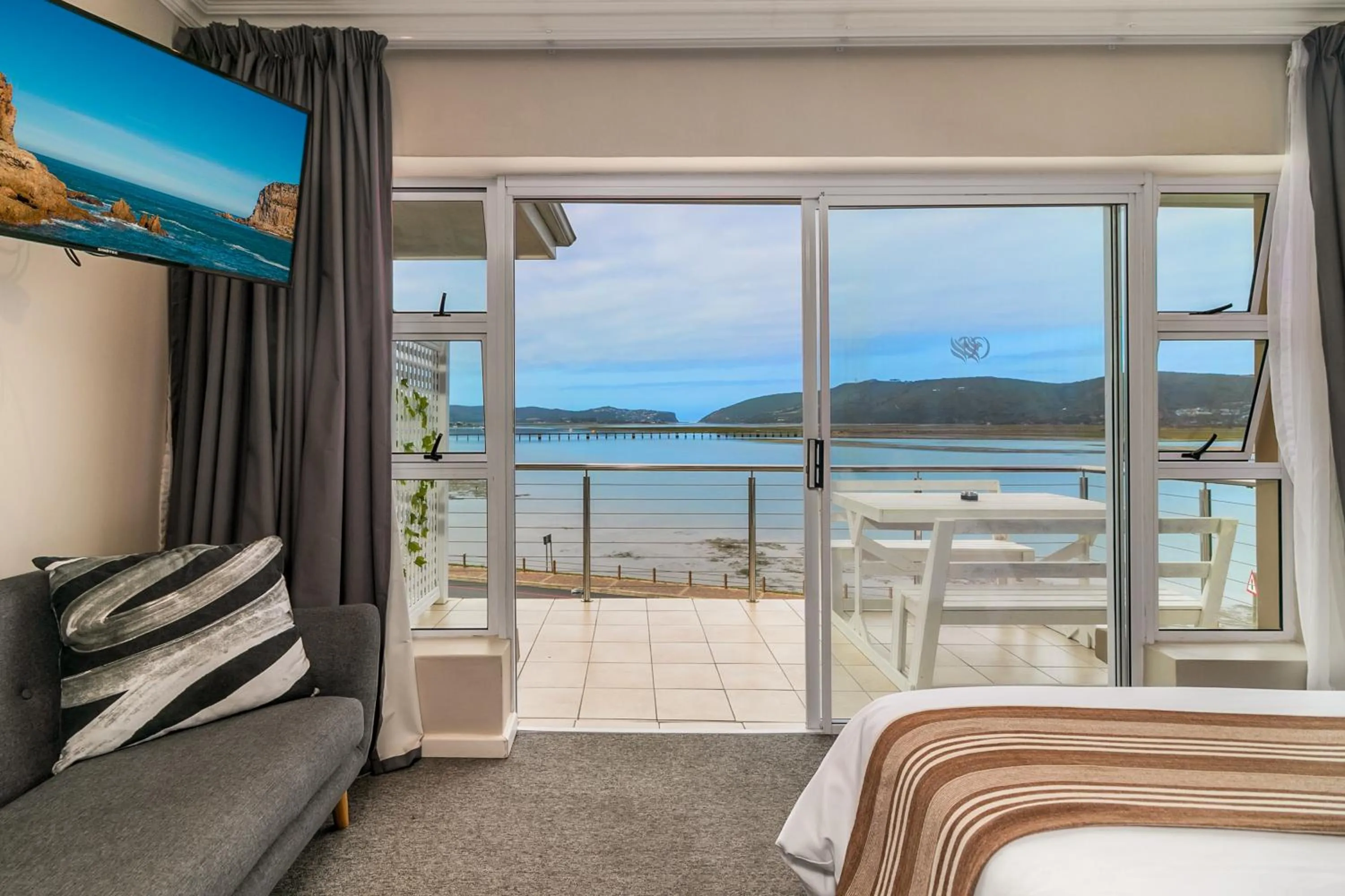 Photo of the whole room in Phoenix Lodge and Waterside Accommodation