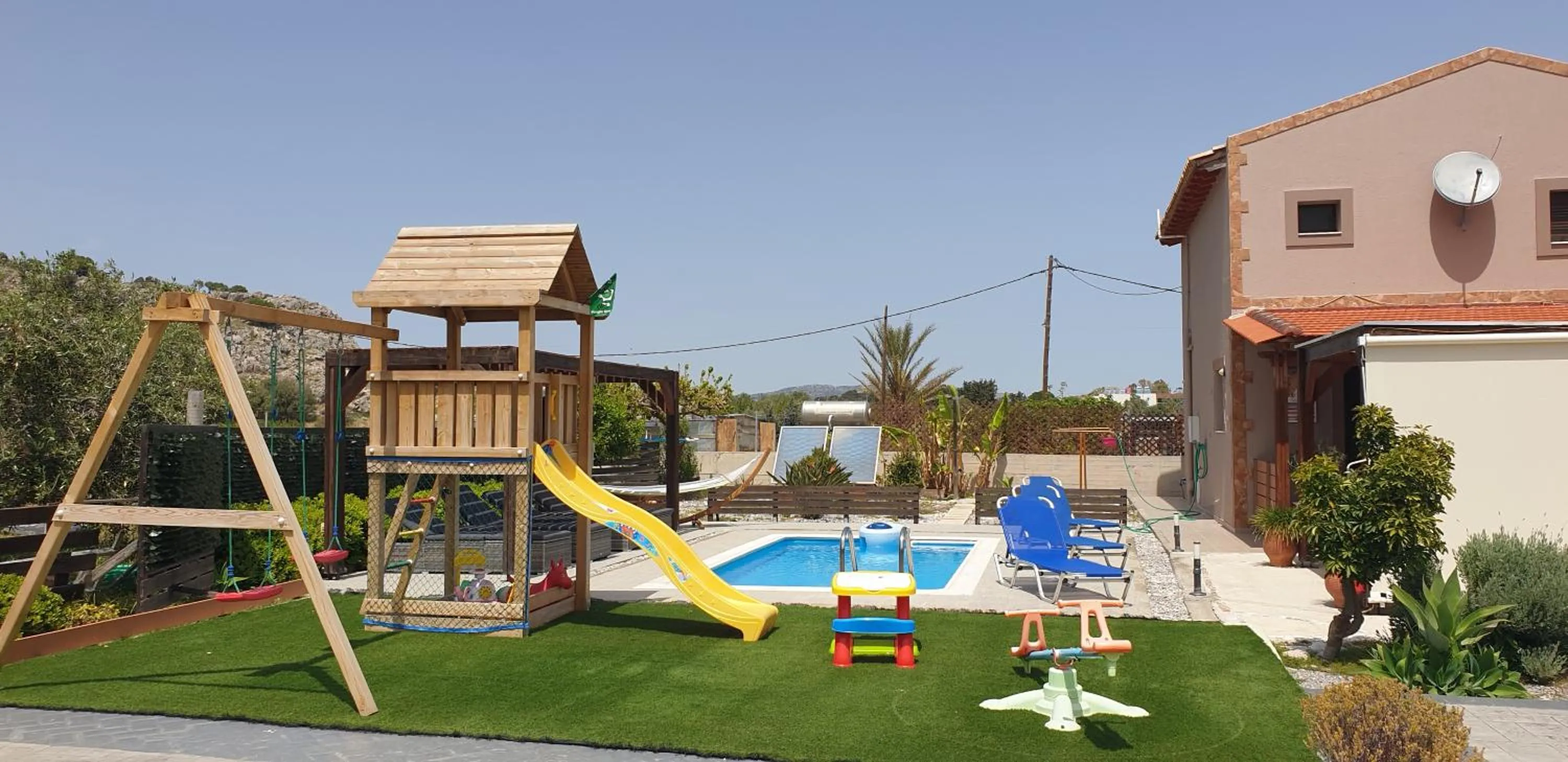 Swimming pool in Stergios villa