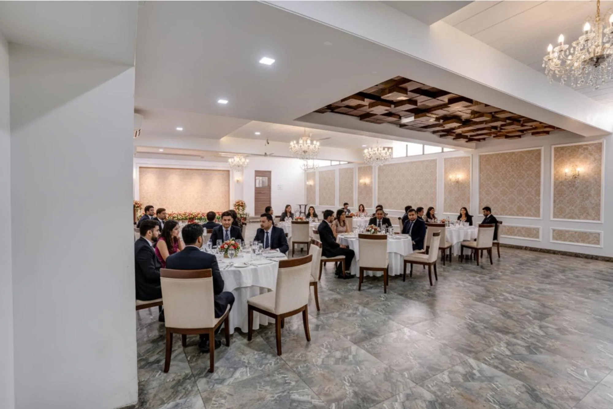 Restaurant/places to eat in Via Heritage Palace