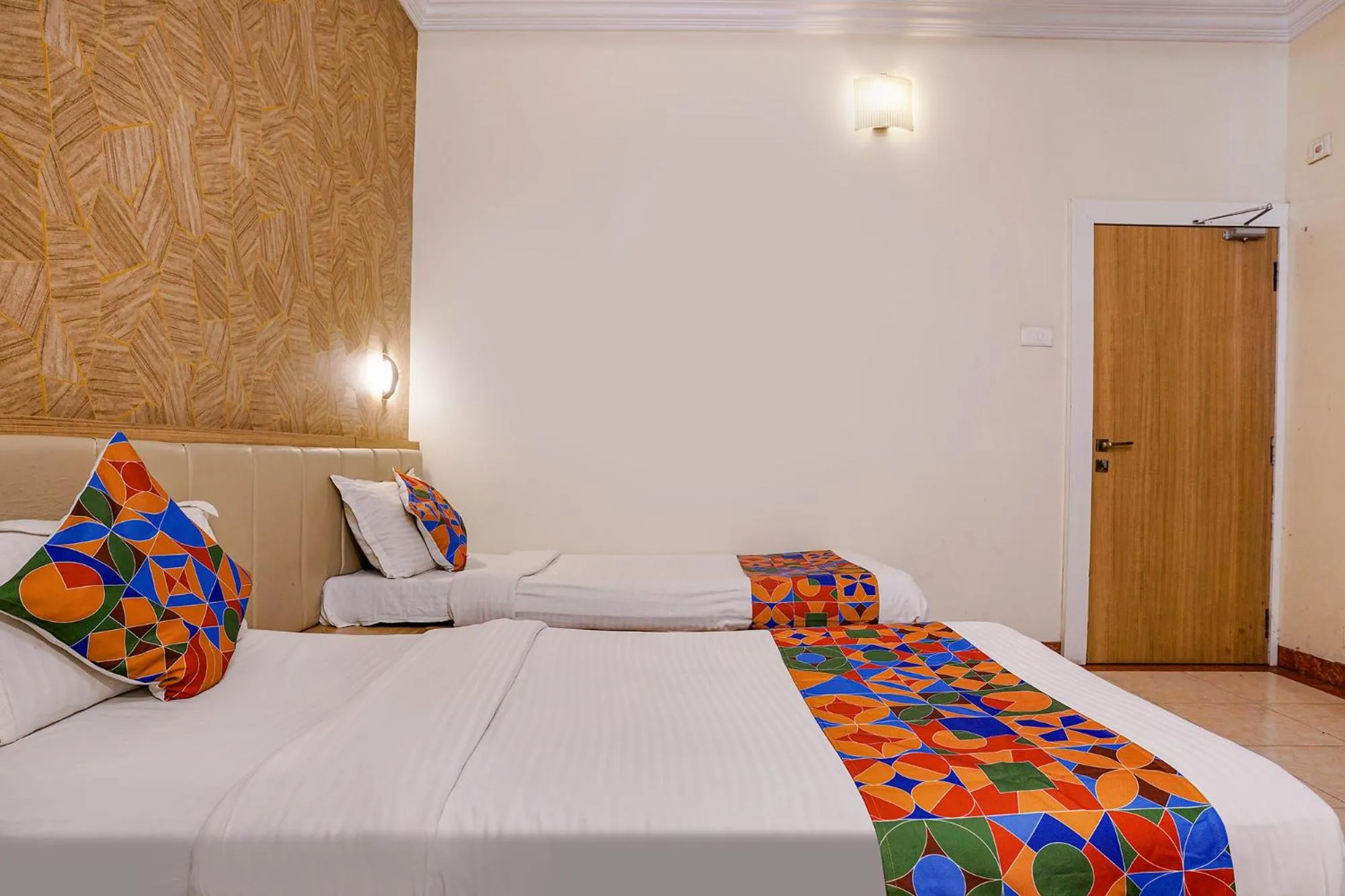 Photo of the whole room, Bed in Via Heritage Palace