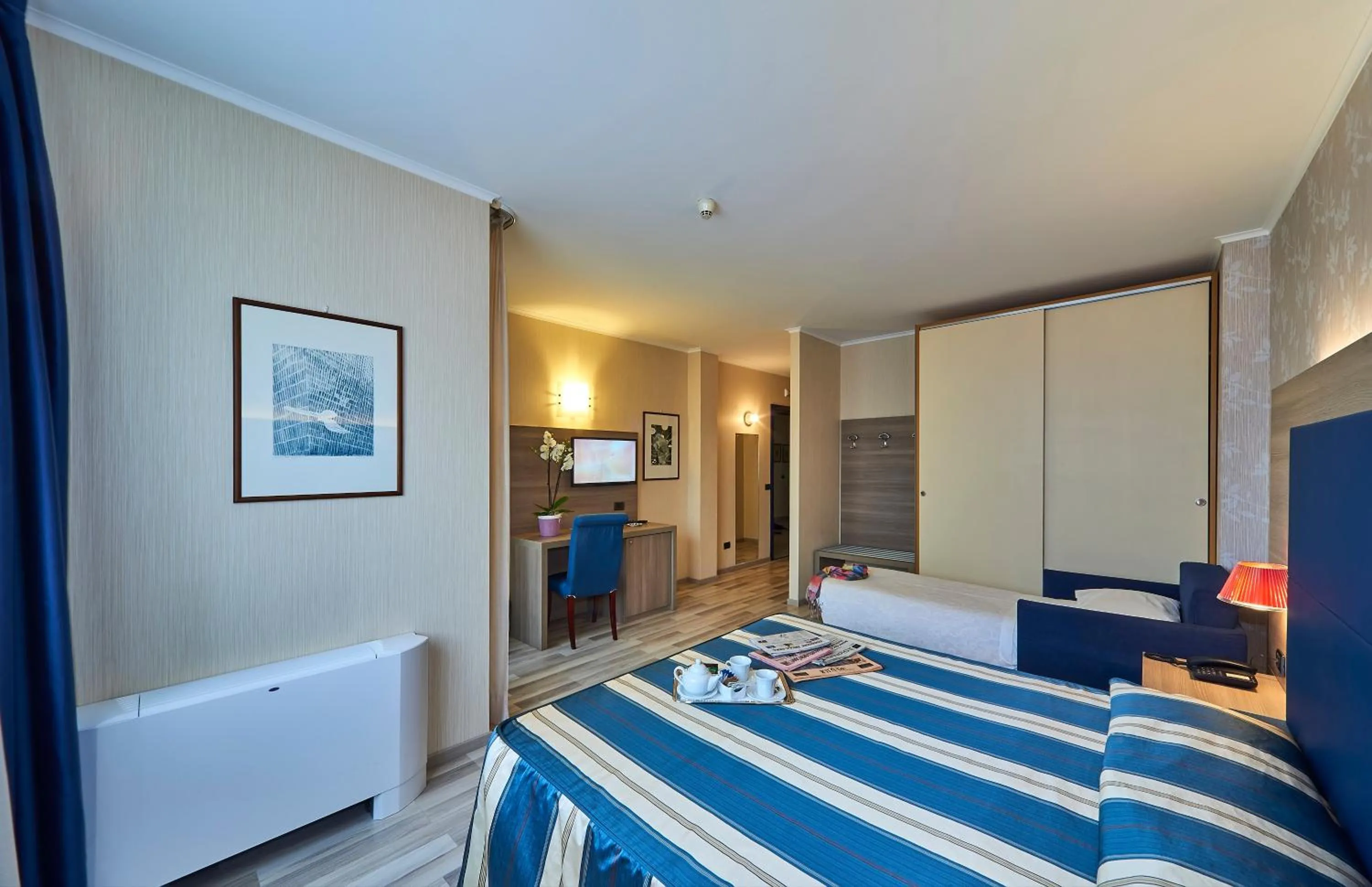 Lake view, Bed in Hotel Alberi