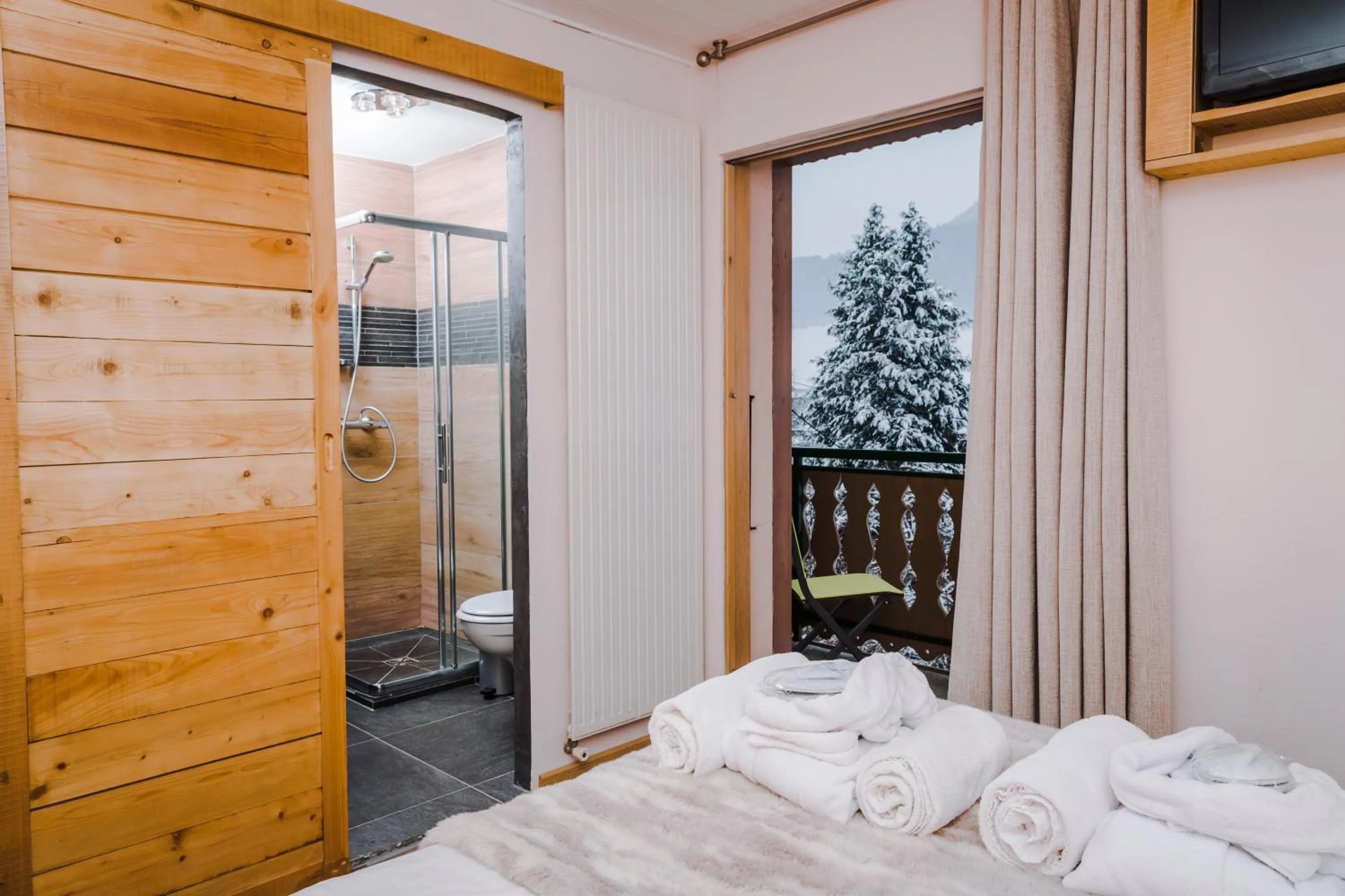 Bed in L'Hermine Blanche