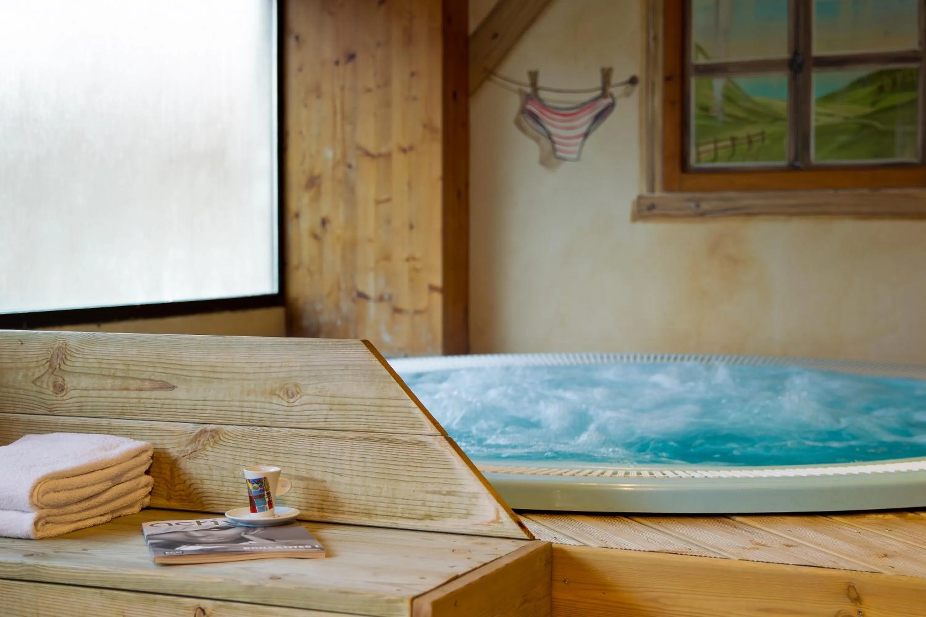 Hot Tub in L'Hermine Blanche