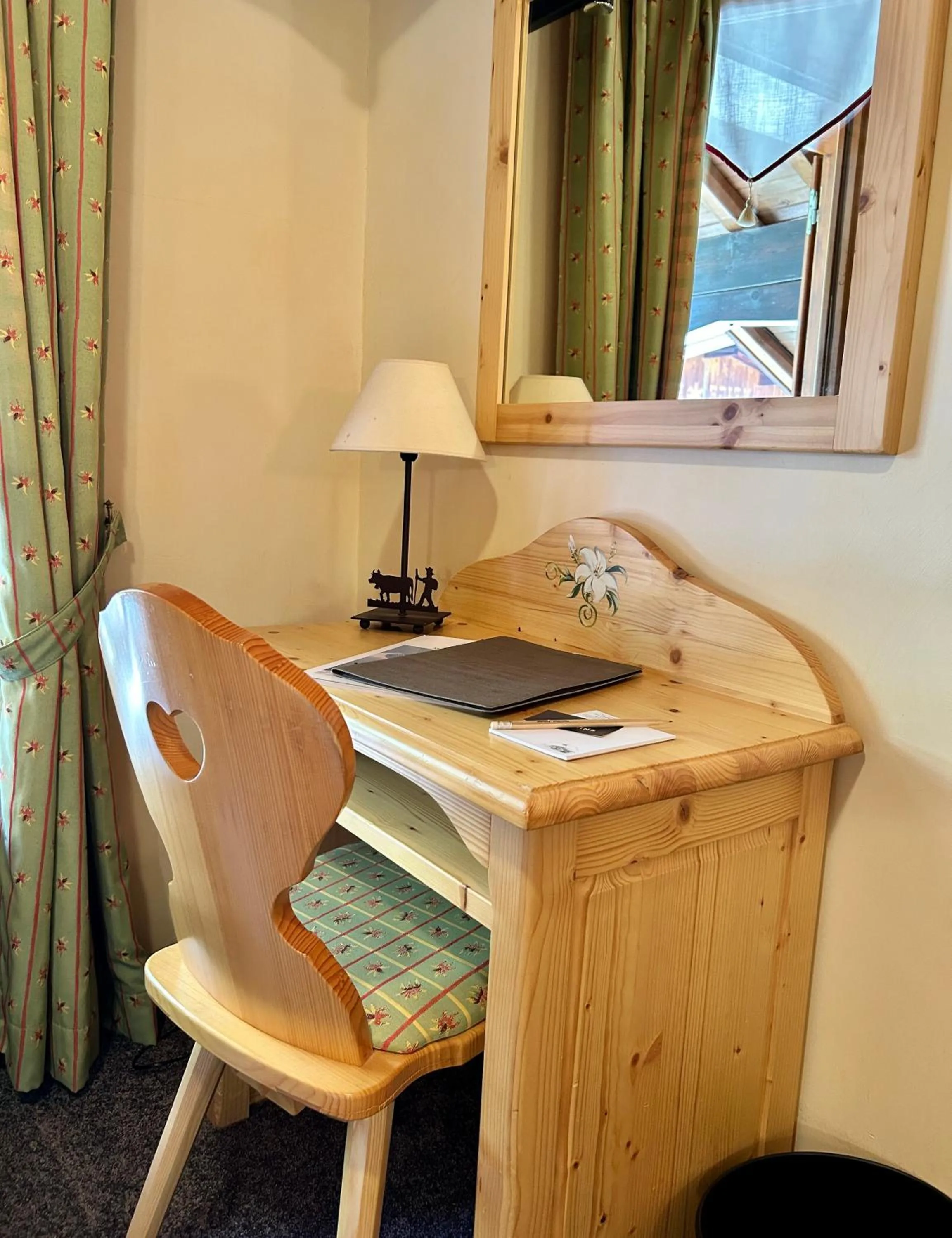 hair dresser in Hameau des Prodains - Hôtel