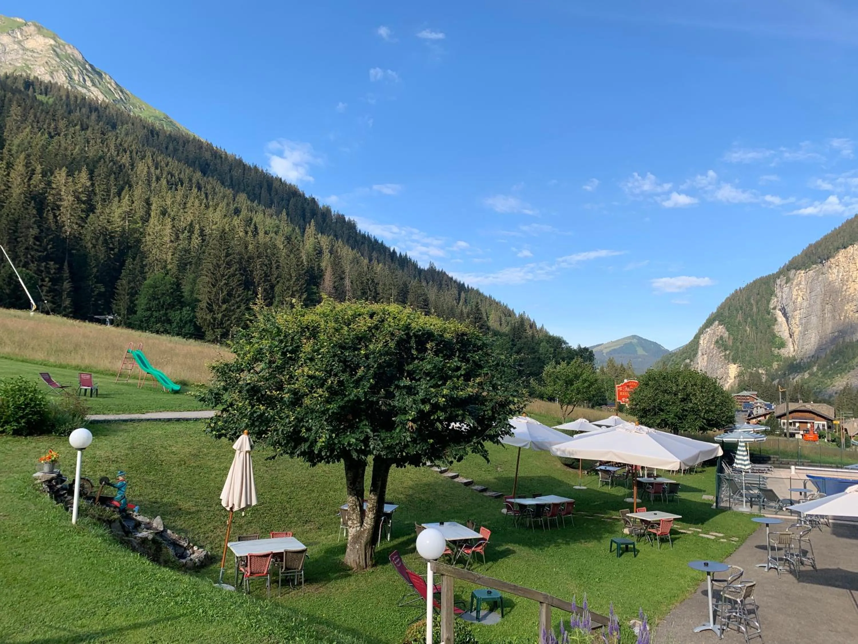 Garden in Hameau des Prodains - Hôtel
