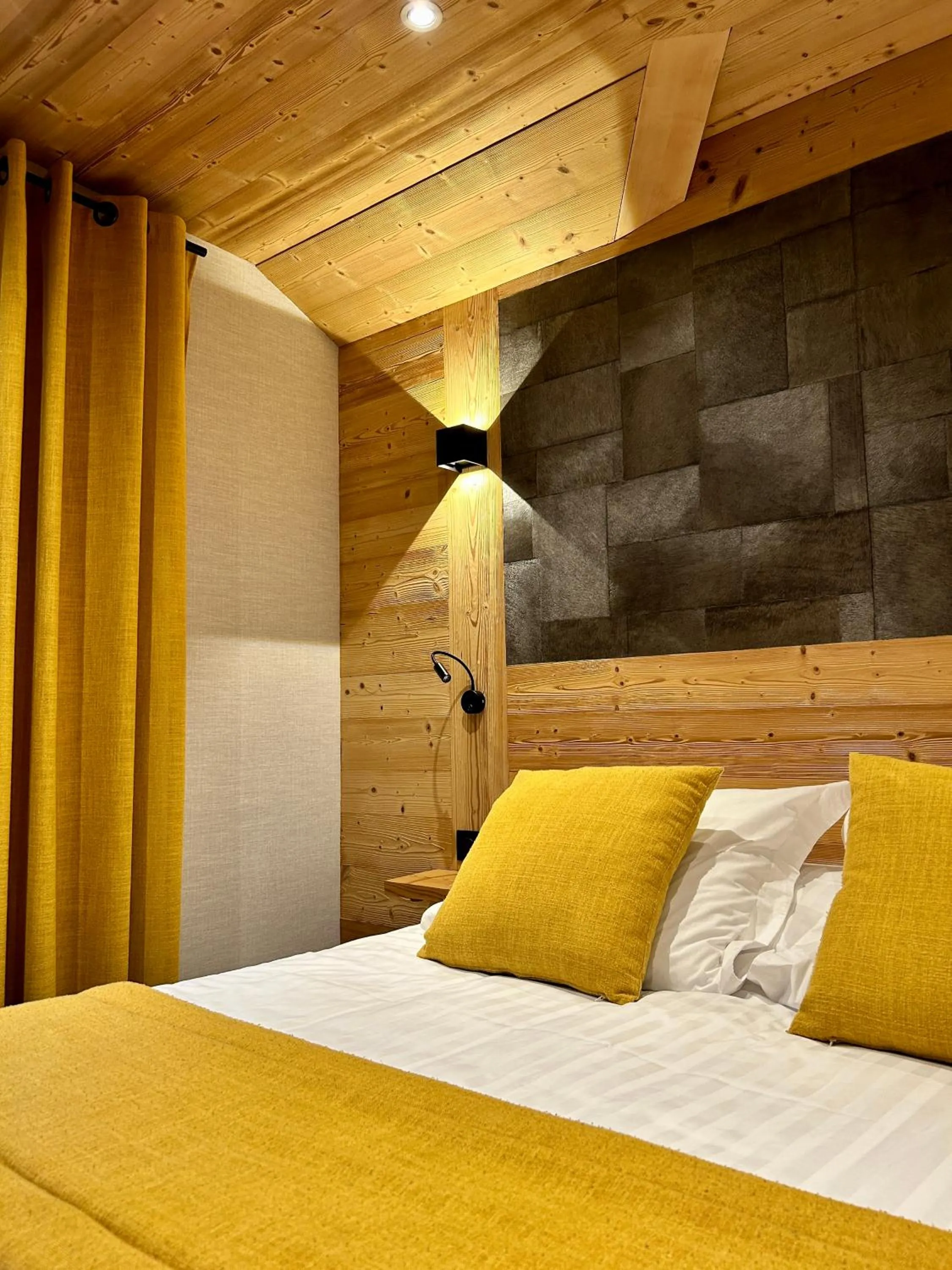 Bedroom, Bed in Hameau des Prodains - Hôtel