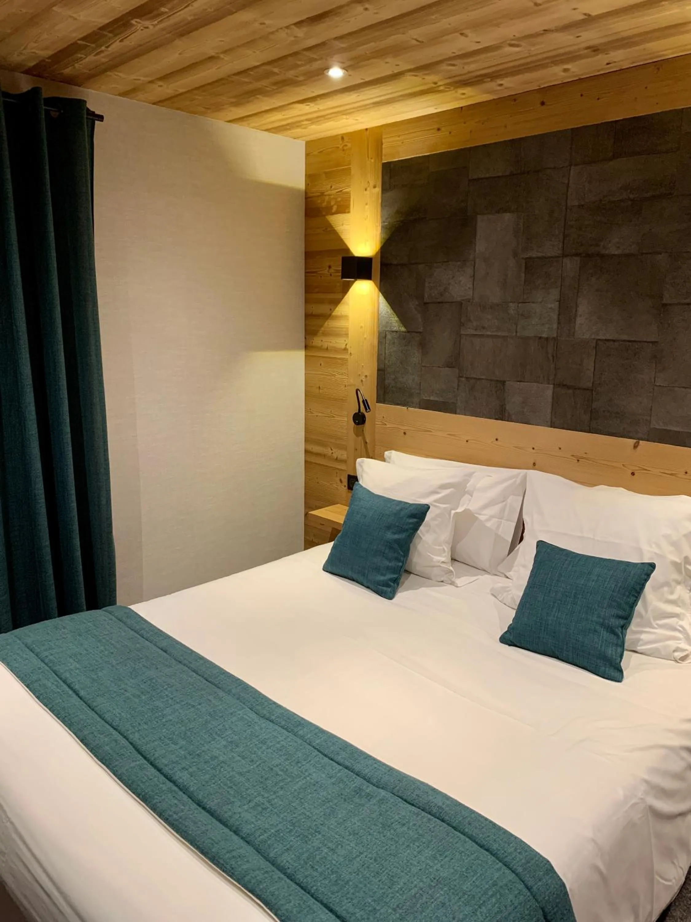 Bedroom, Bed in Hameau des Prodains - Hôtel