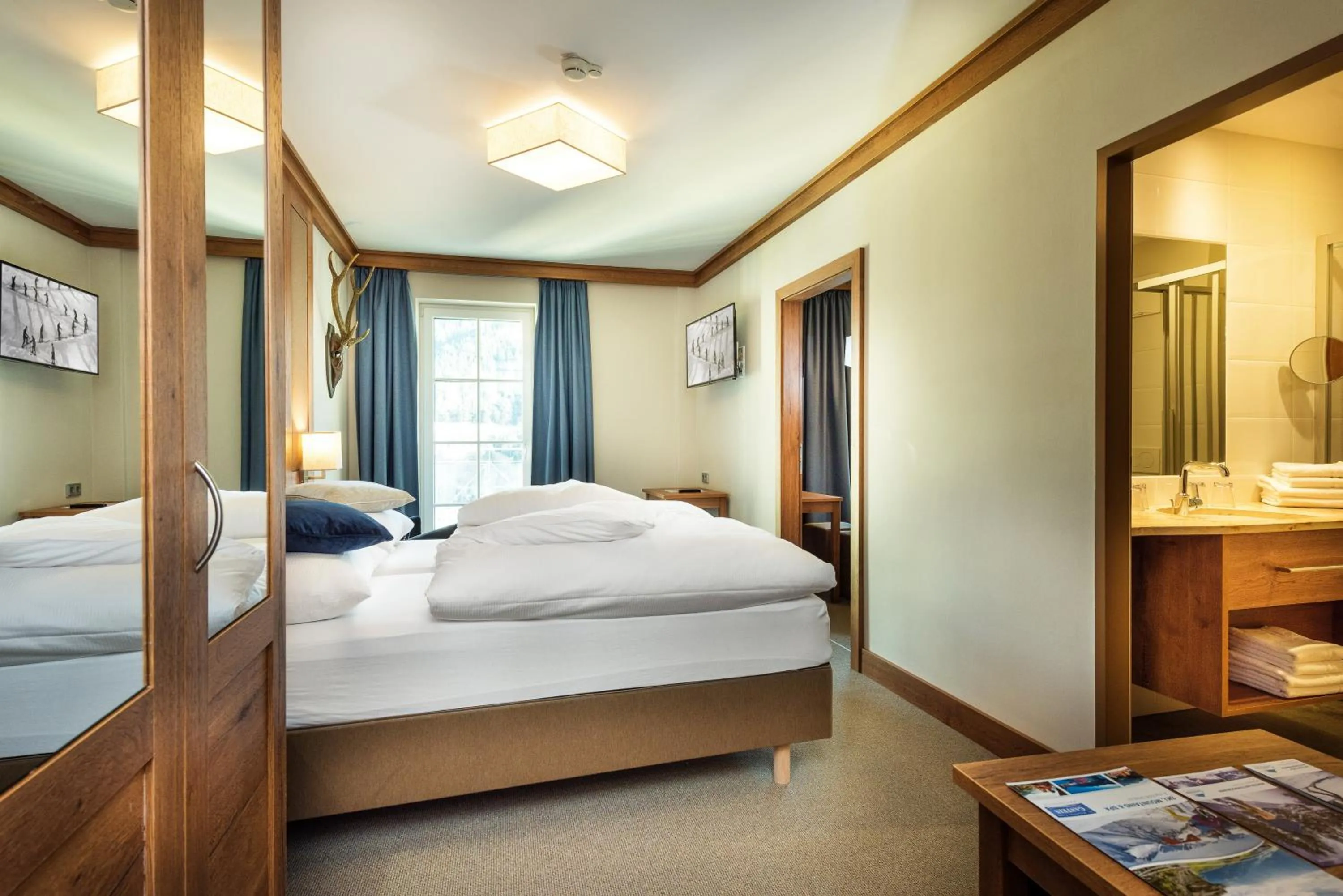 Photo of the whole room, Bed in Hotel Eden Rock