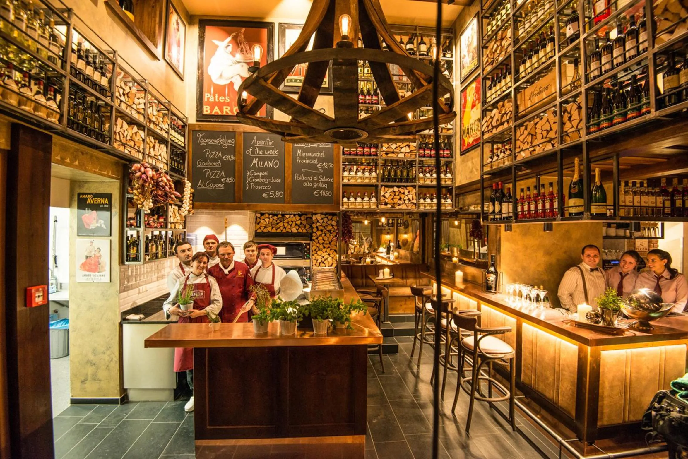 Restaurant/places to eat in Hotel Eden Rock