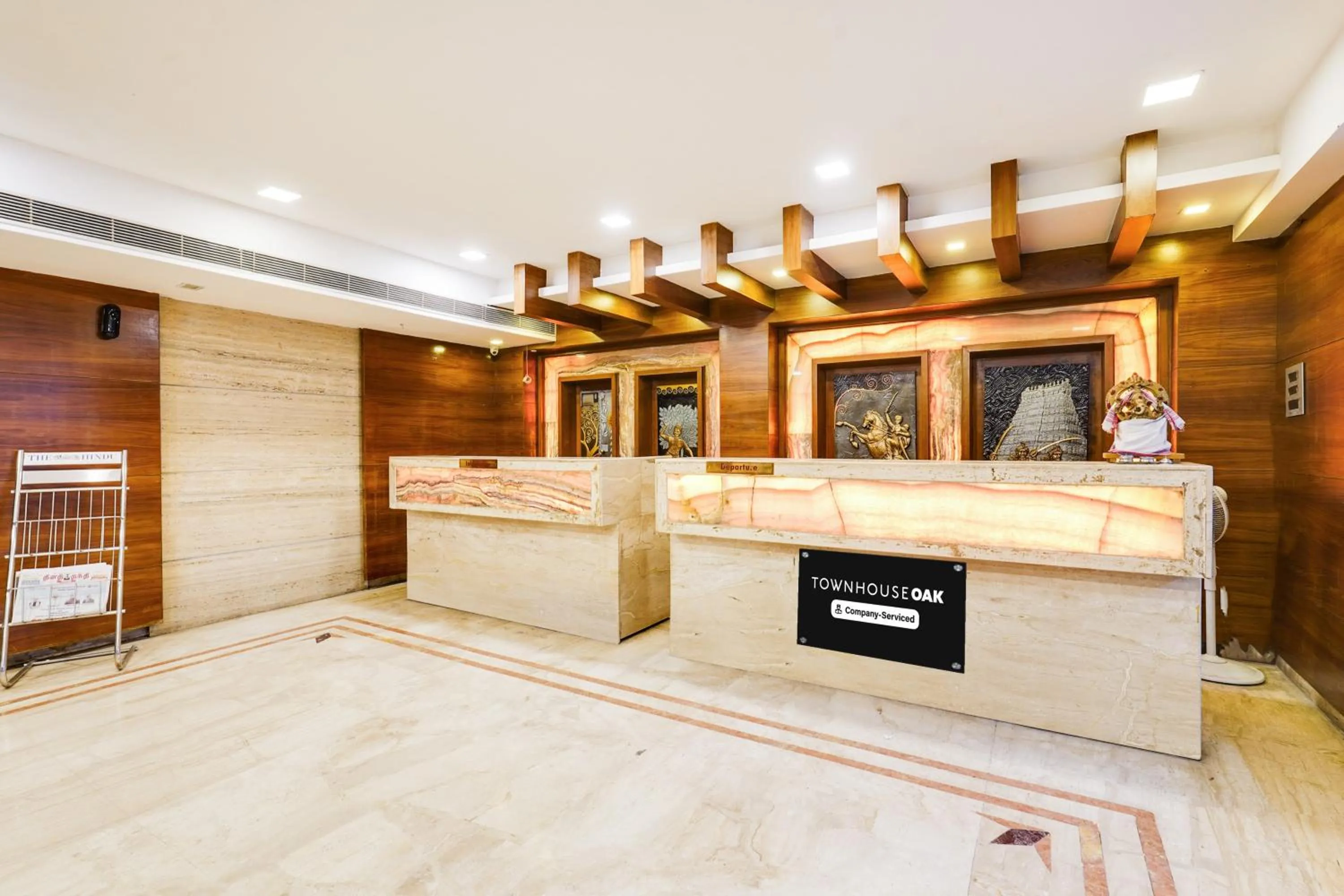 Lobby or reception in Super Townhouse Oak Alandur Near Chennai Airport Formerly Vijay Park