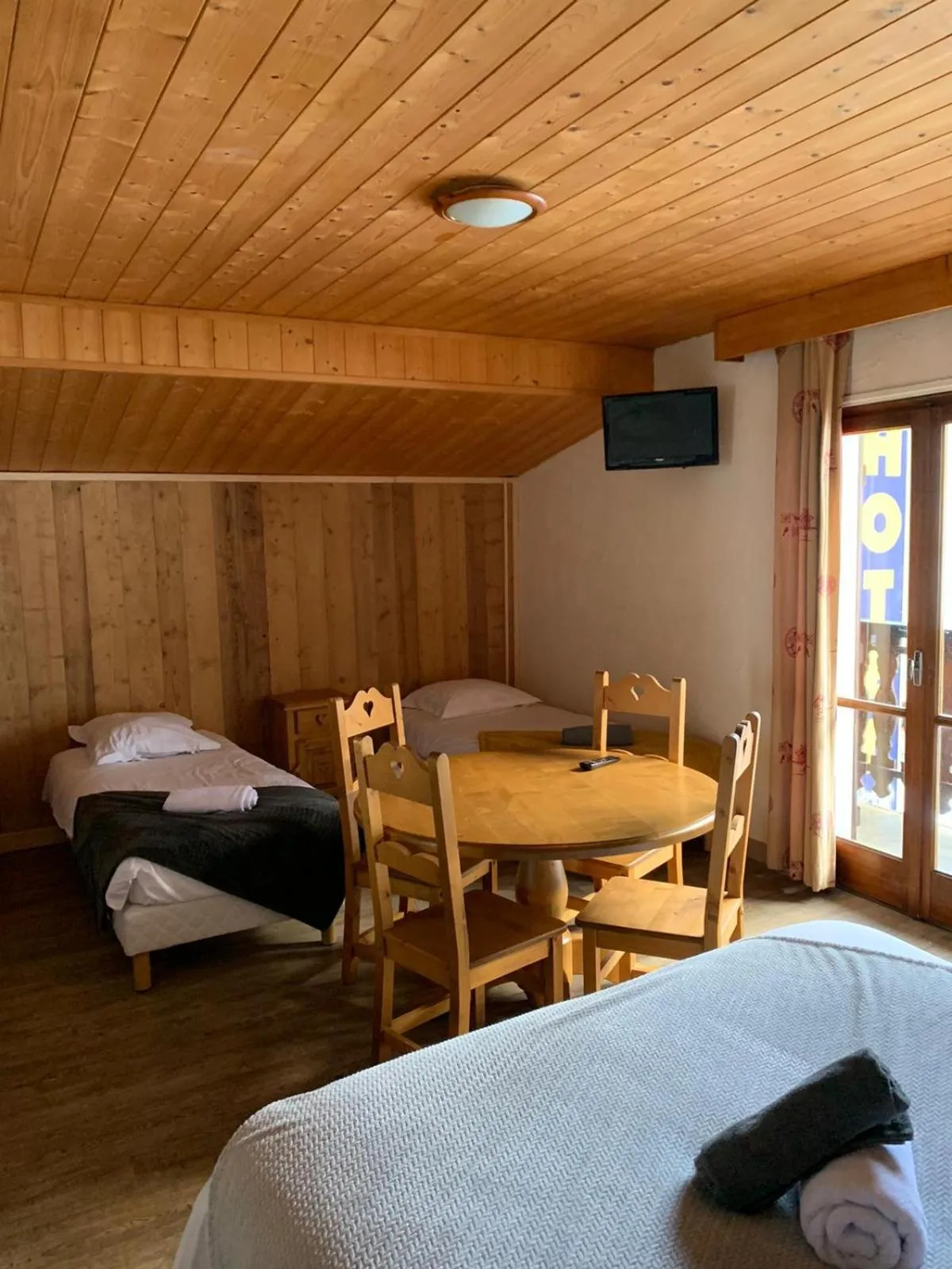 Bed in Hotel Le Concorde