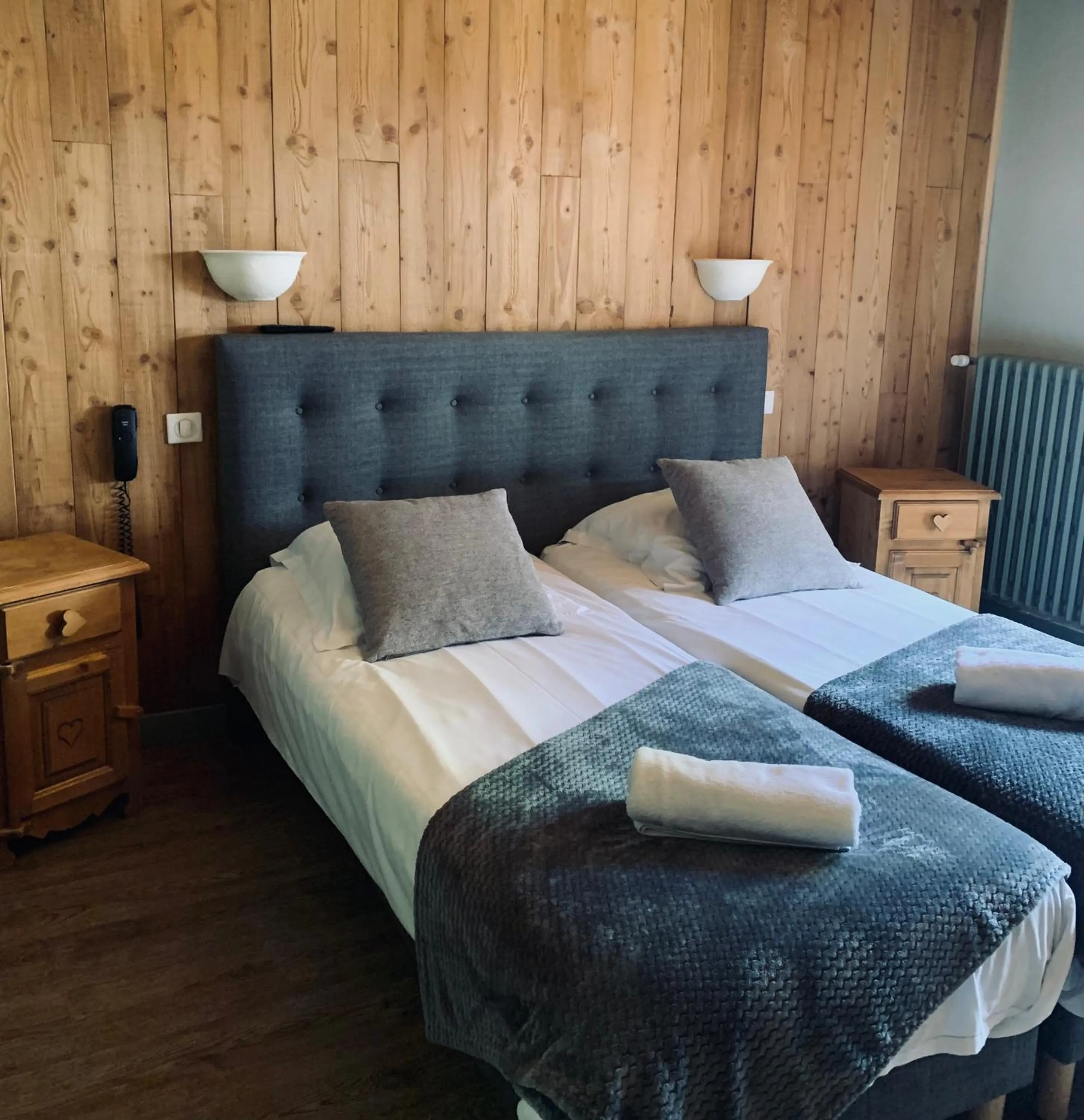 Bed in Hotel Le Concorde