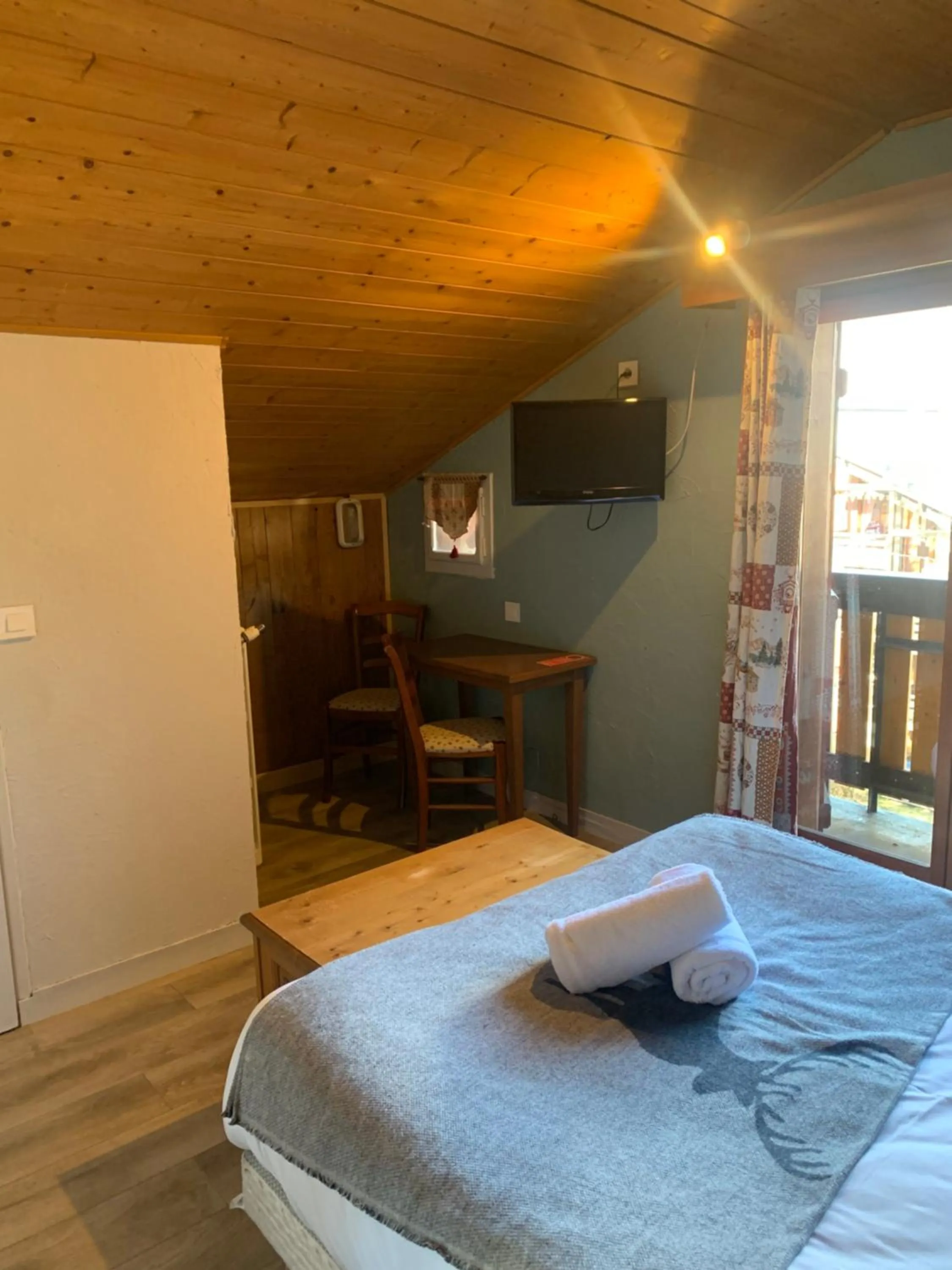 Bed in Hotel Le Concorde