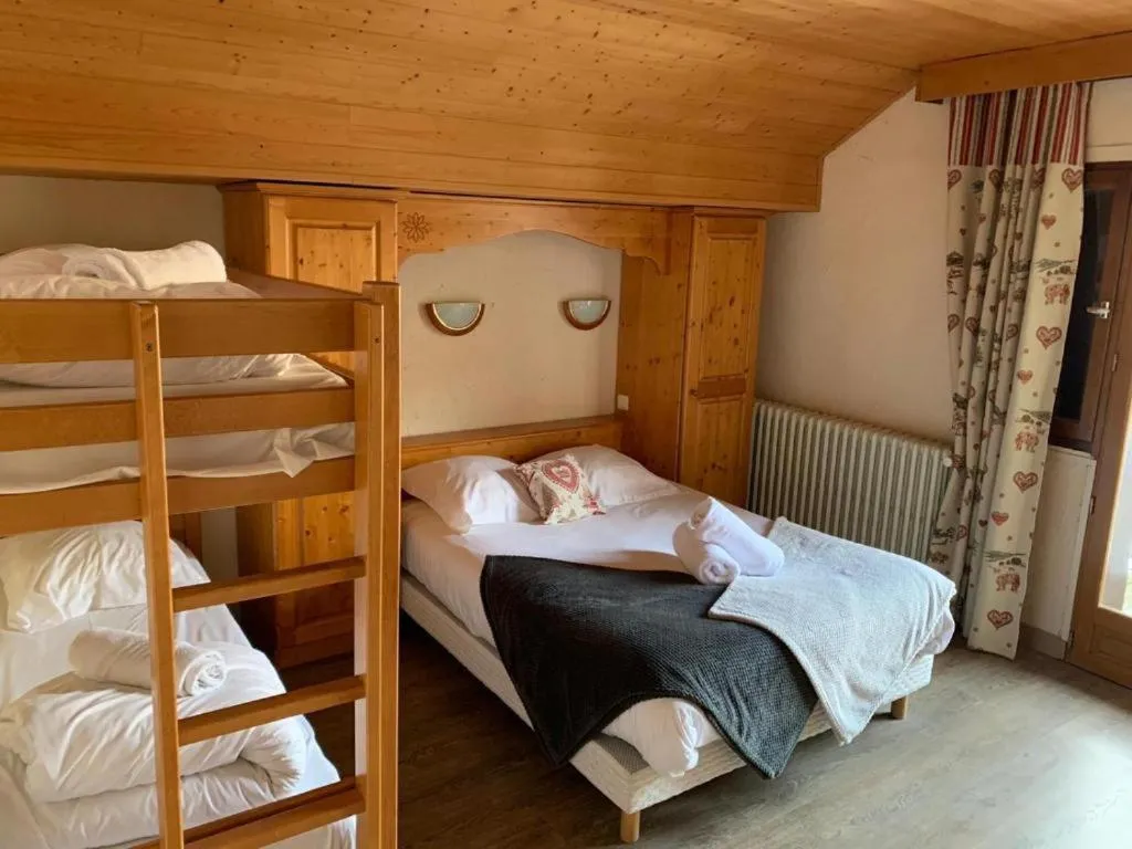 Bed in Hotel Le Concorde