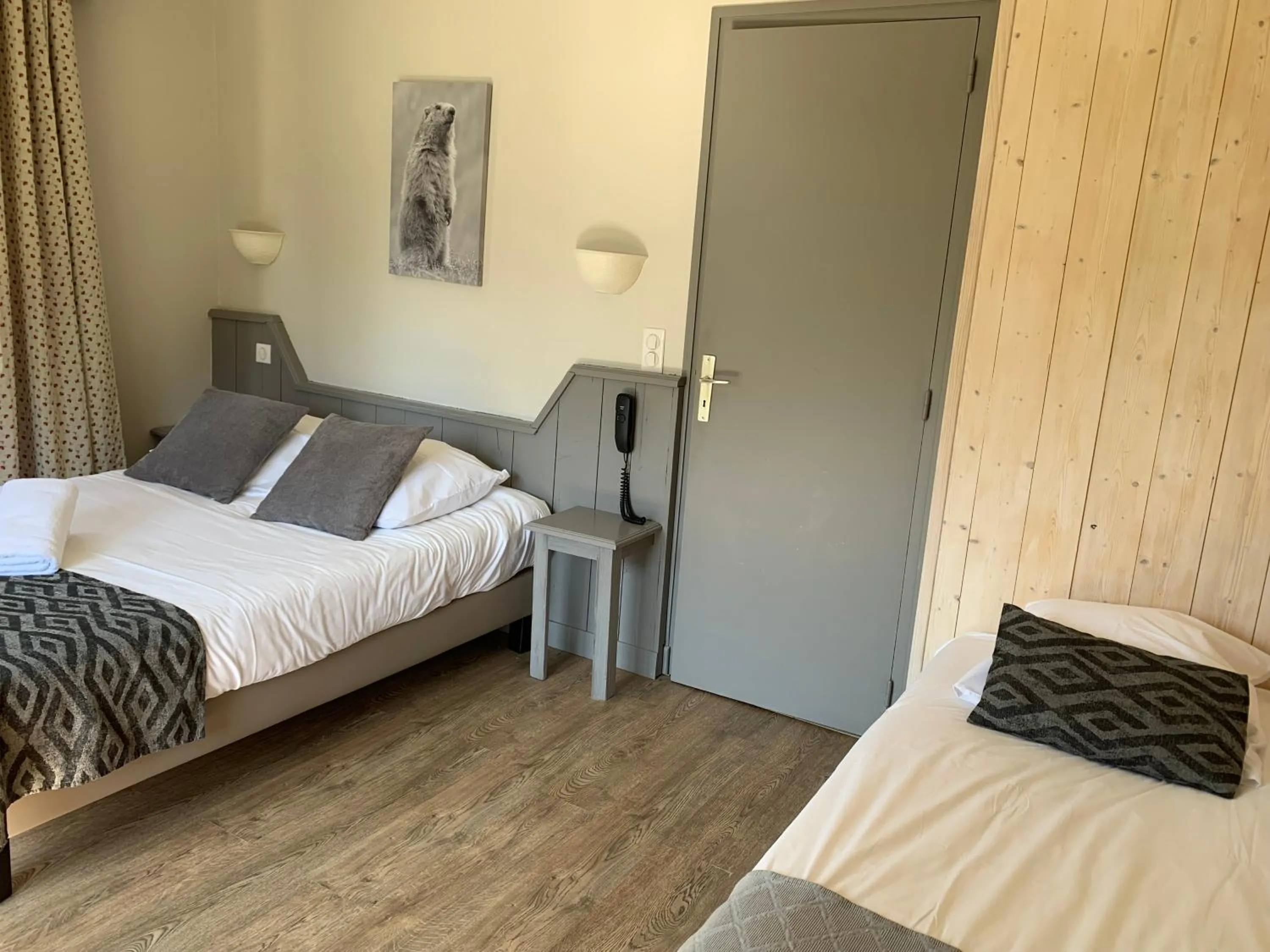 Bed in Hotel Le Concorde