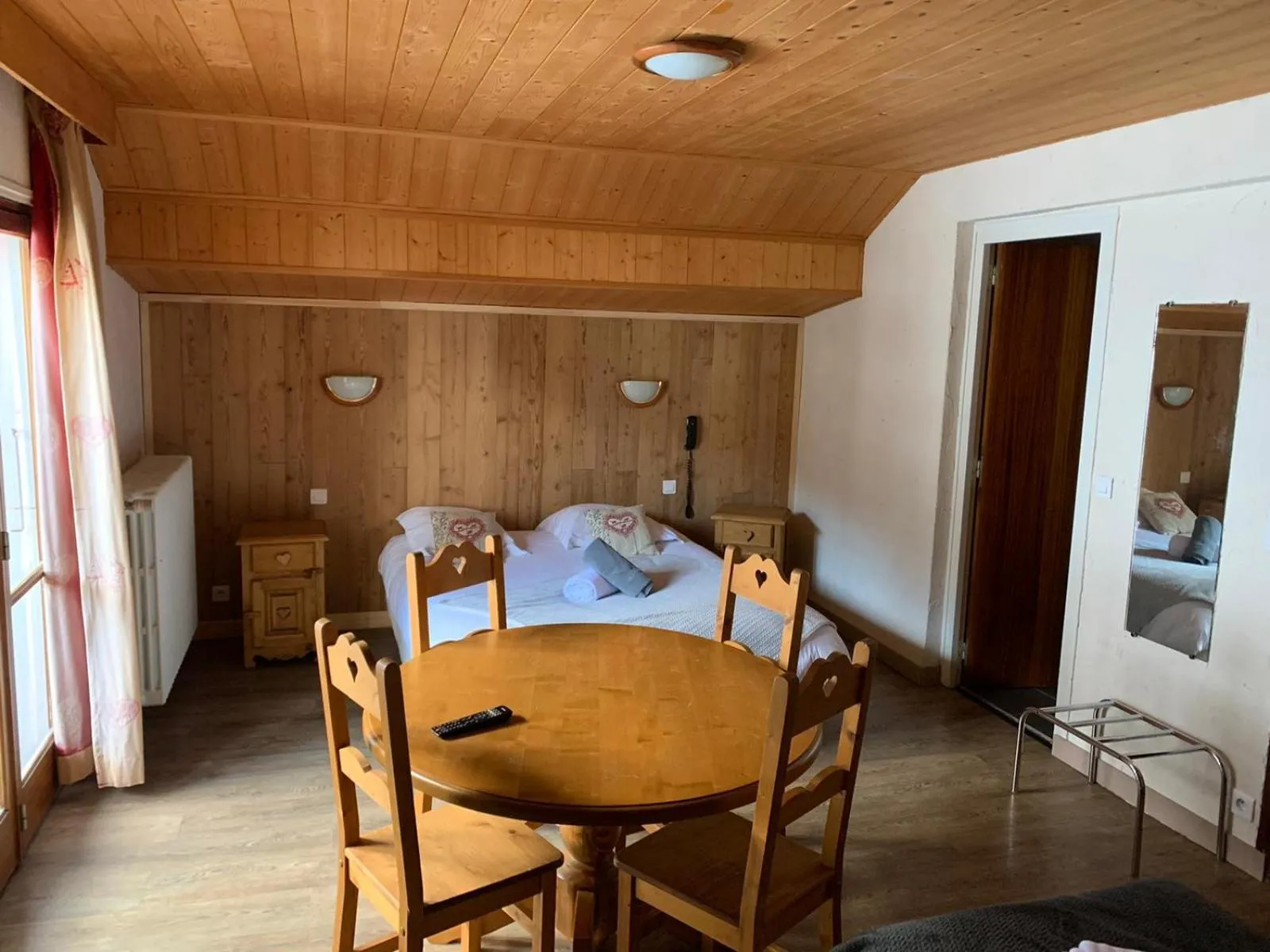 Bed in Hotel Le Concorde