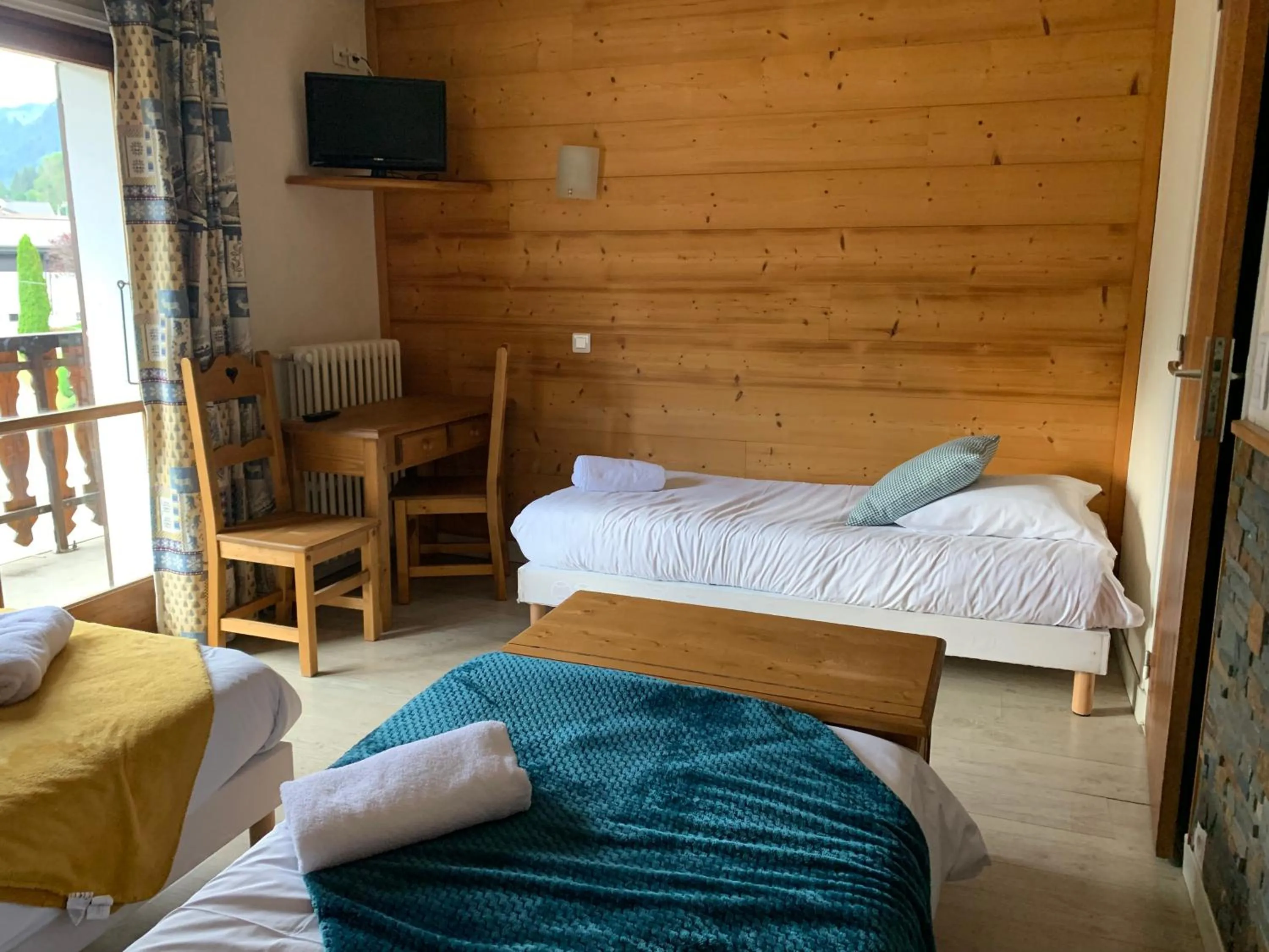 Bed in Hotel Le Concorde