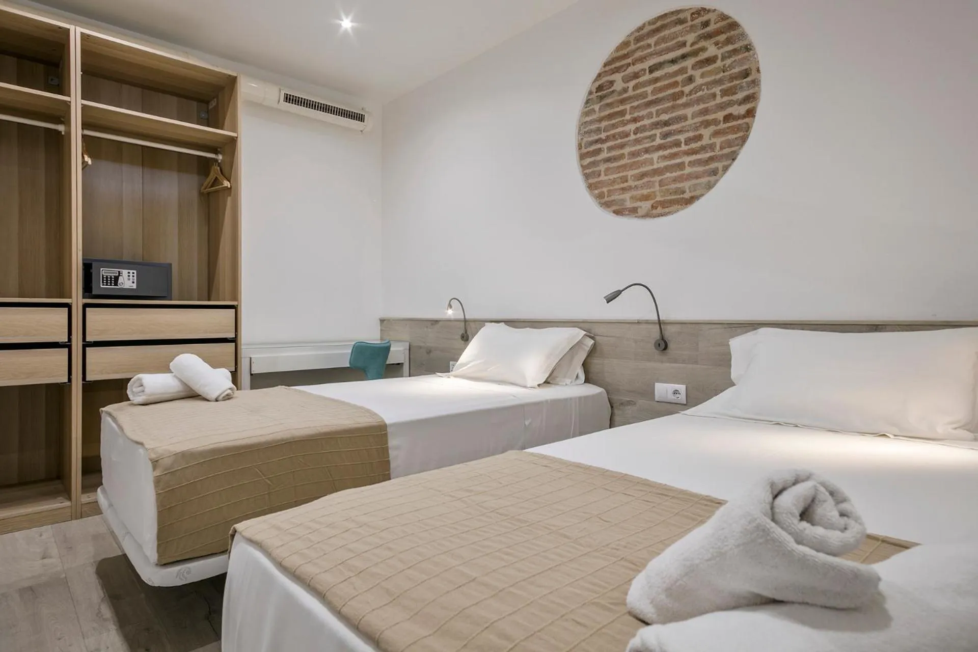 Bedroom, Bed in Stay Together Barcelona Apartments