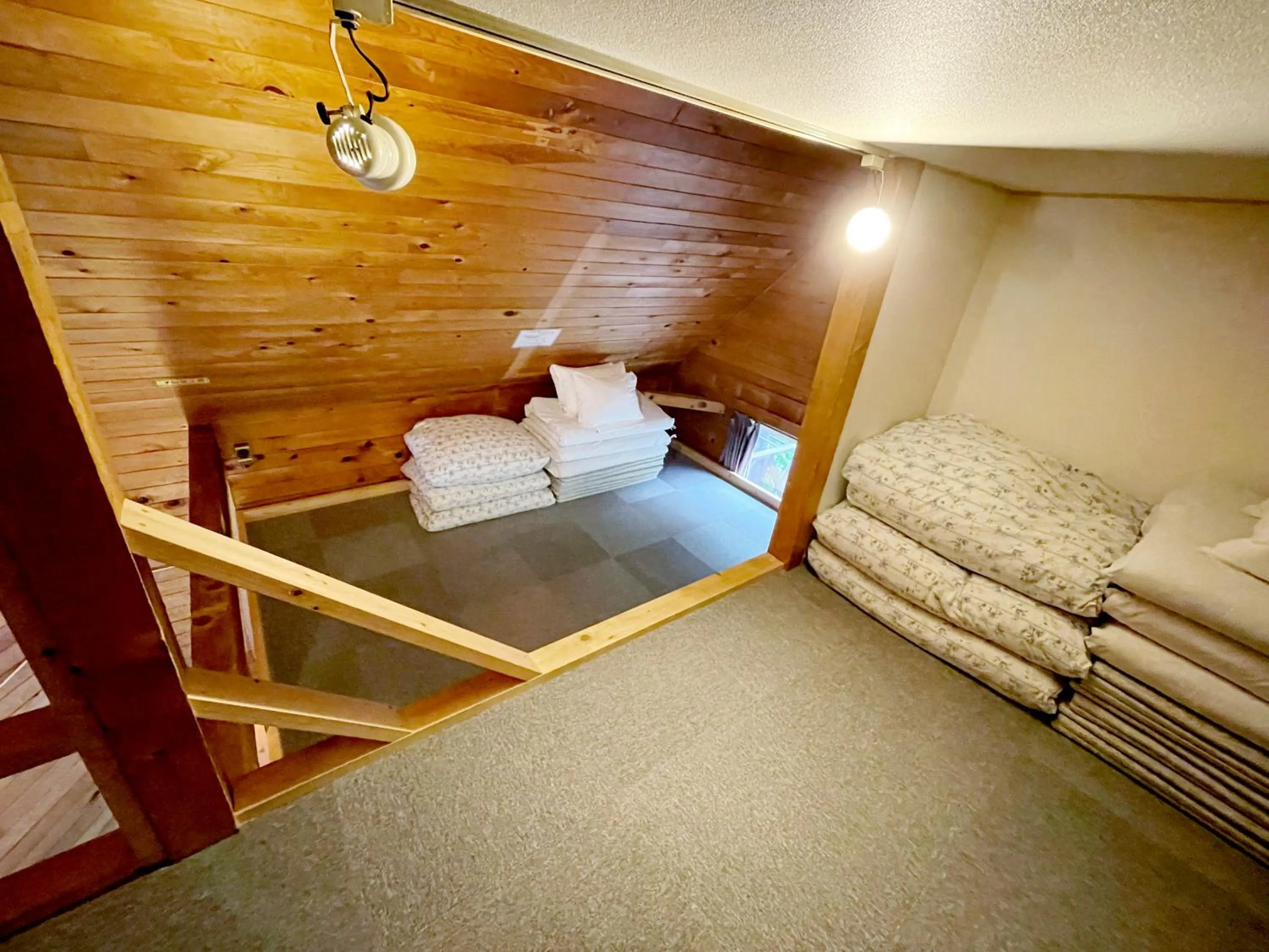 Bedroom, Bed in Winkel Village