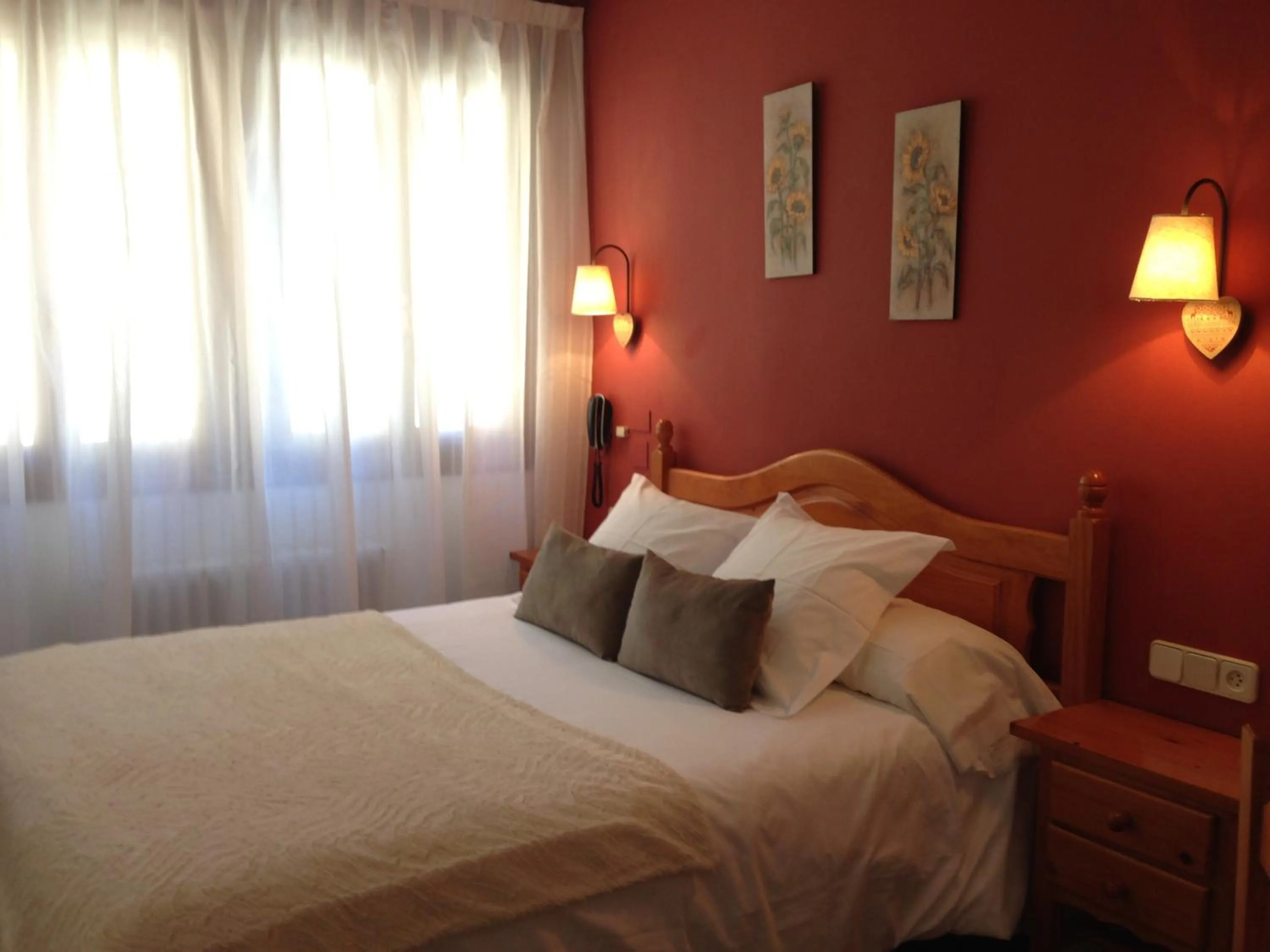 Photo of the whole room, Bed in Hotel La Bonaigua