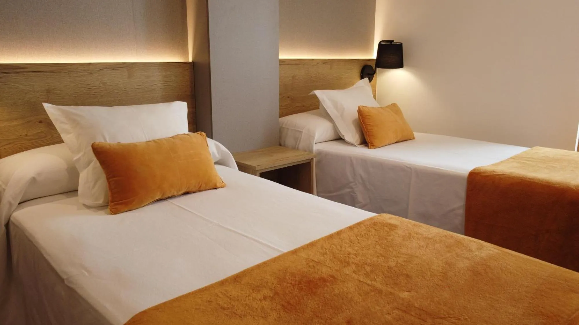 Bedroom, Bed in Hotel La Bonaigua