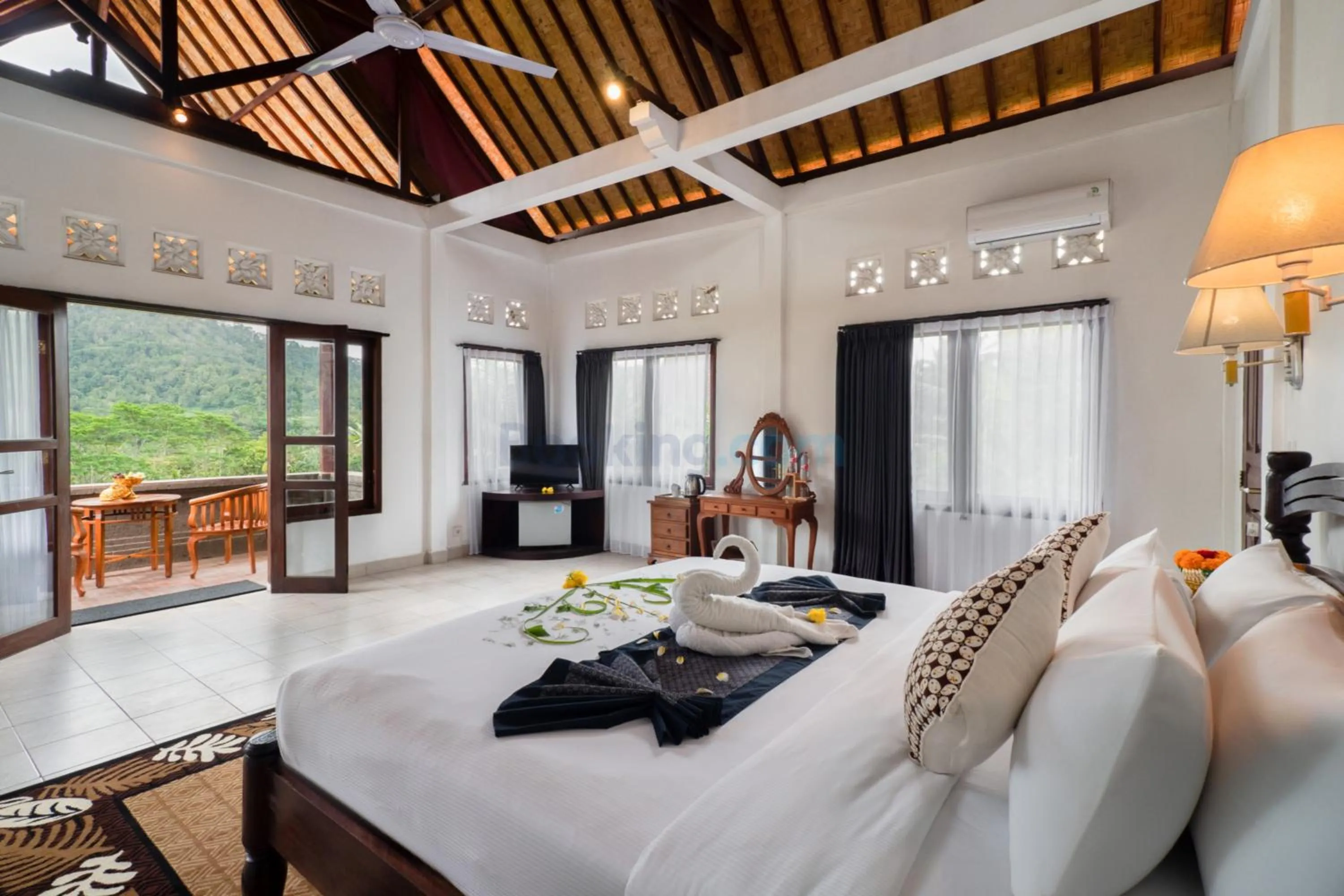 Bedroom, Bed in The Kanjeng Signature Sidemen