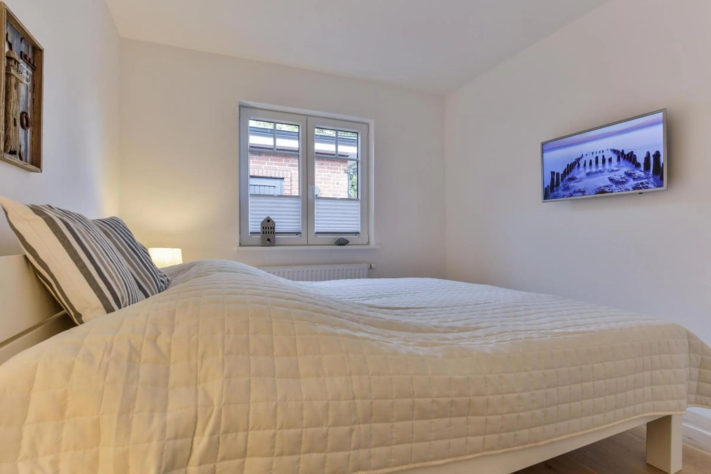 TV and multimedia, Bed in Sylt Seascape II