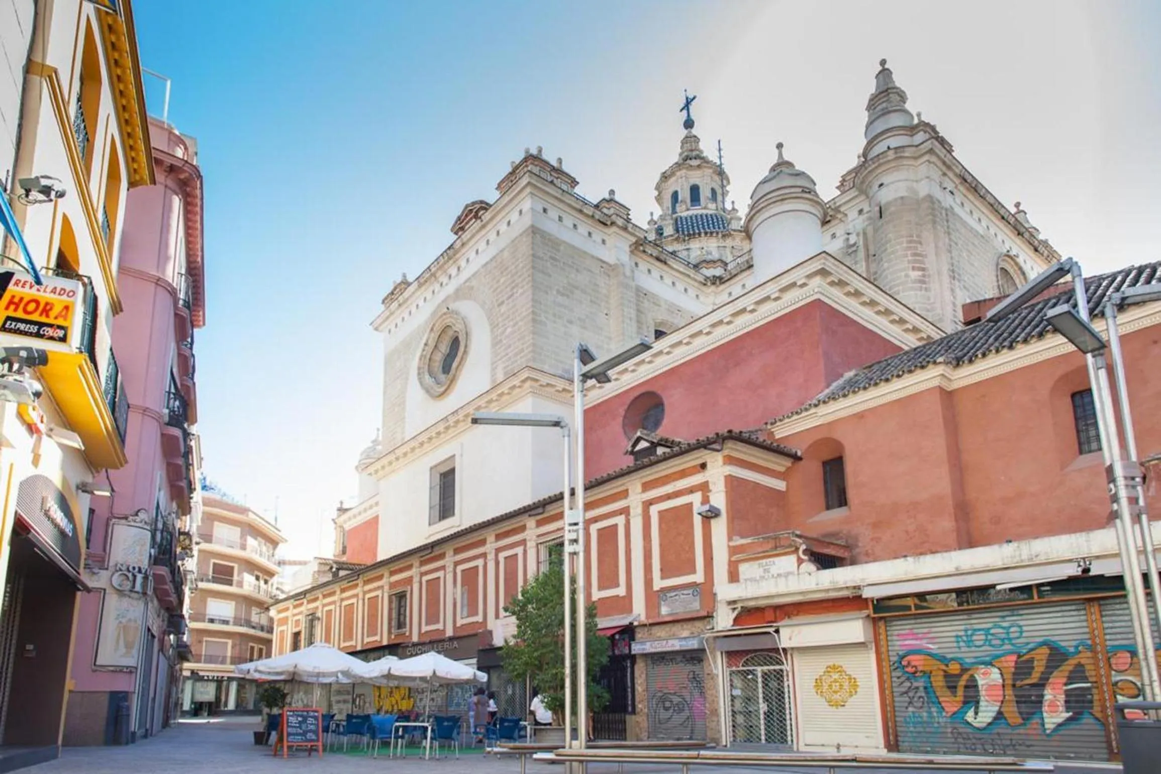 Property building in Reservaloen Plaza del Salvador