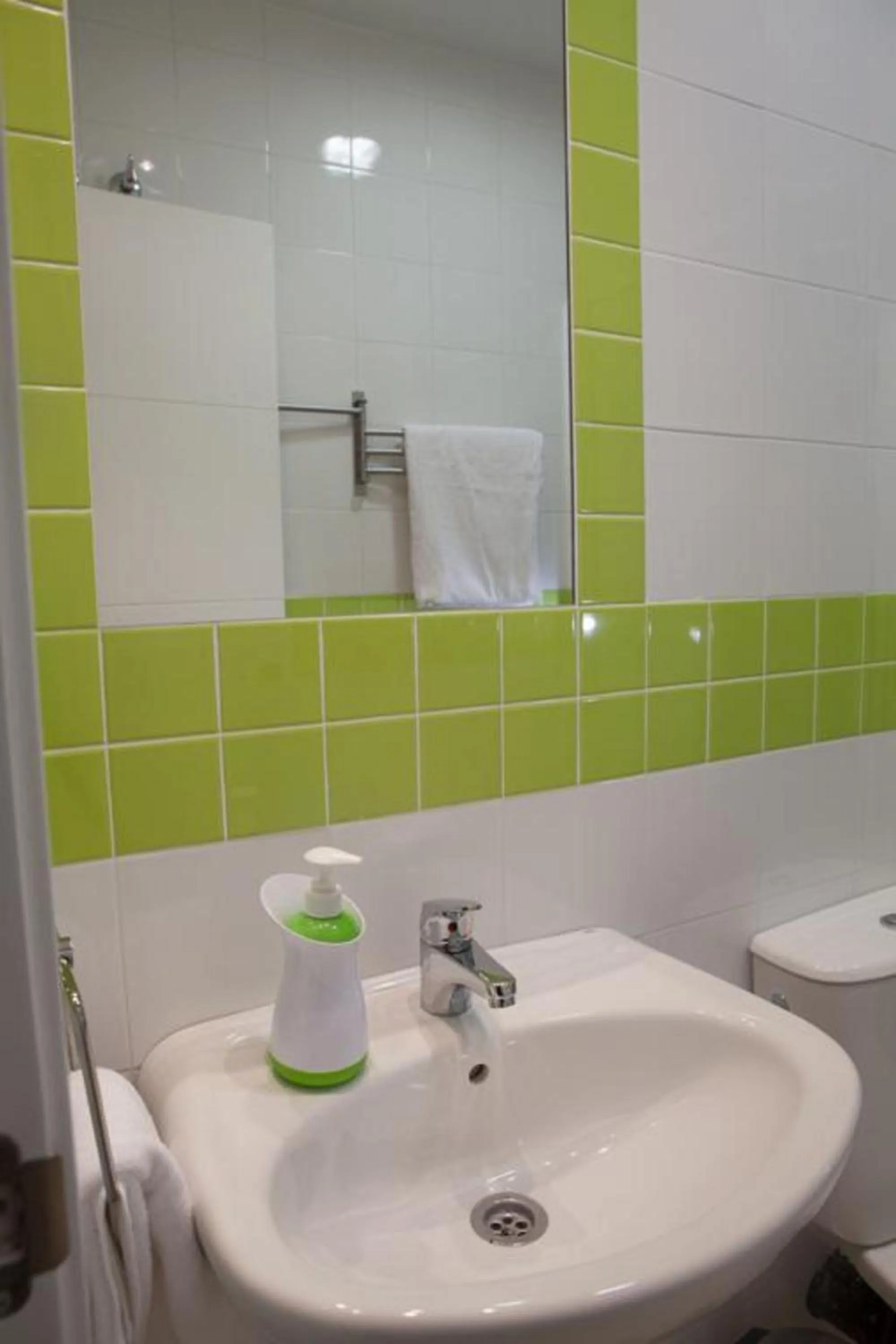 Toilet in Reservaloen Plaza del Salvador