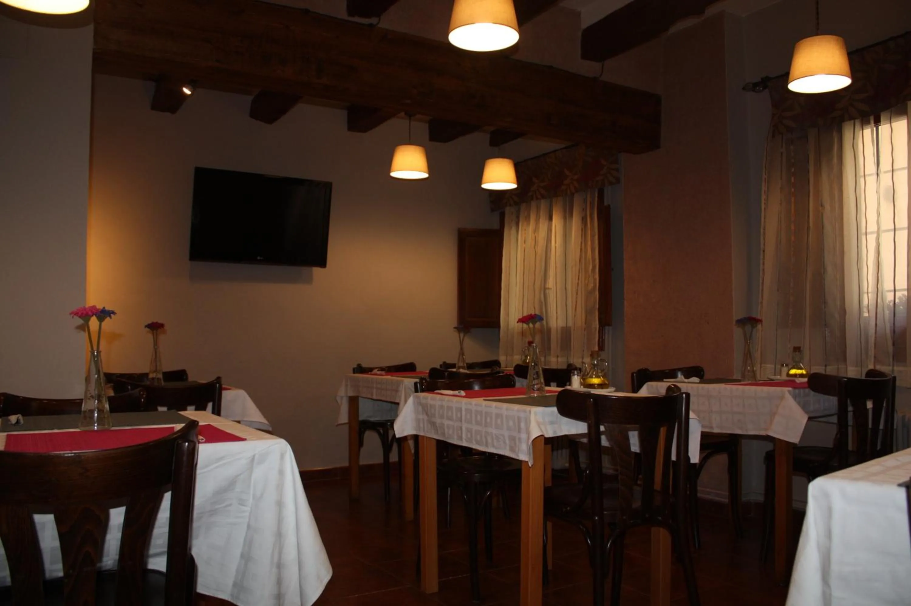 Restaurant/places to eat in Hotel Mesón del Gallo