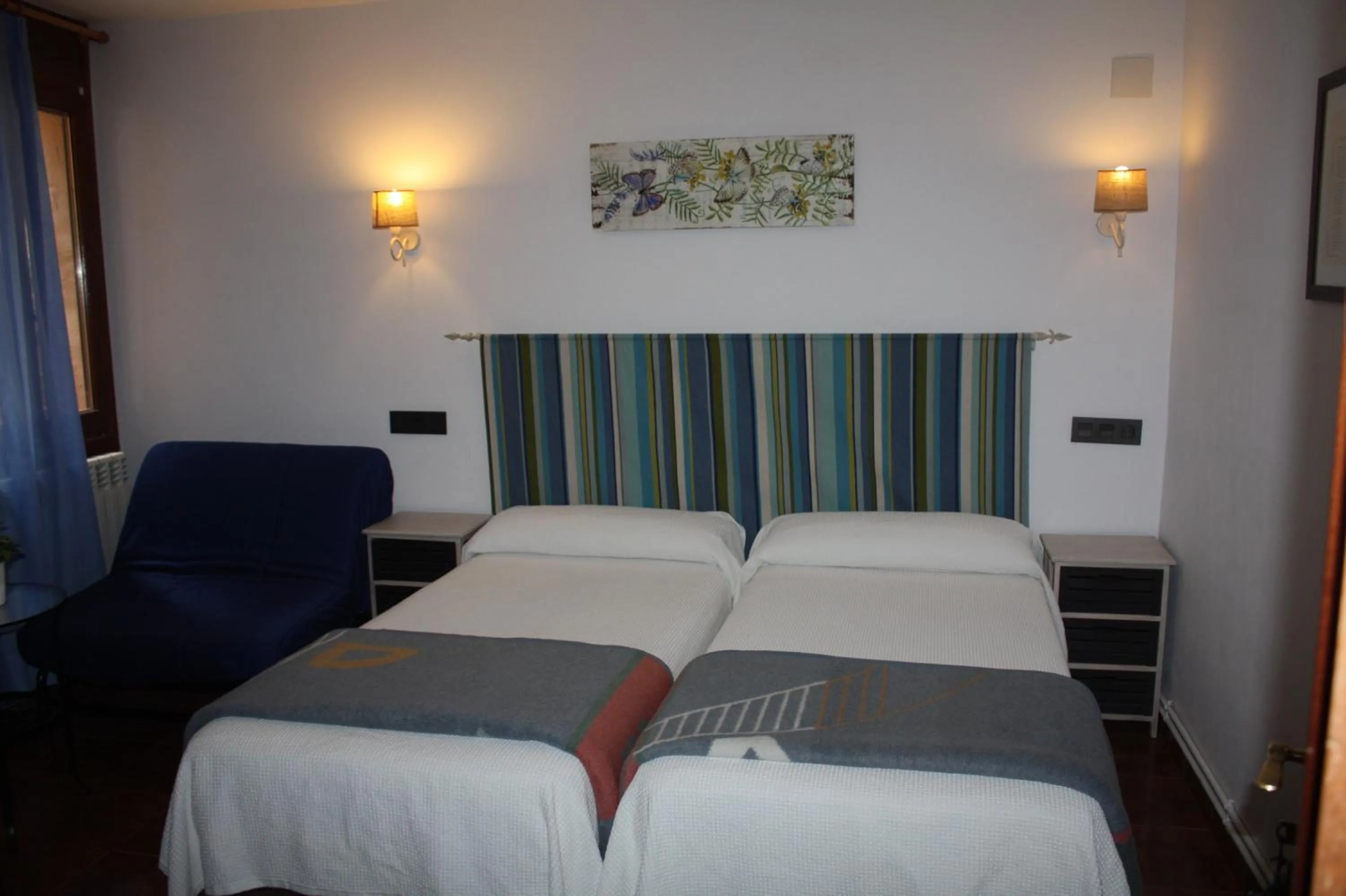 Bed in Hotel Mesón del Gallo