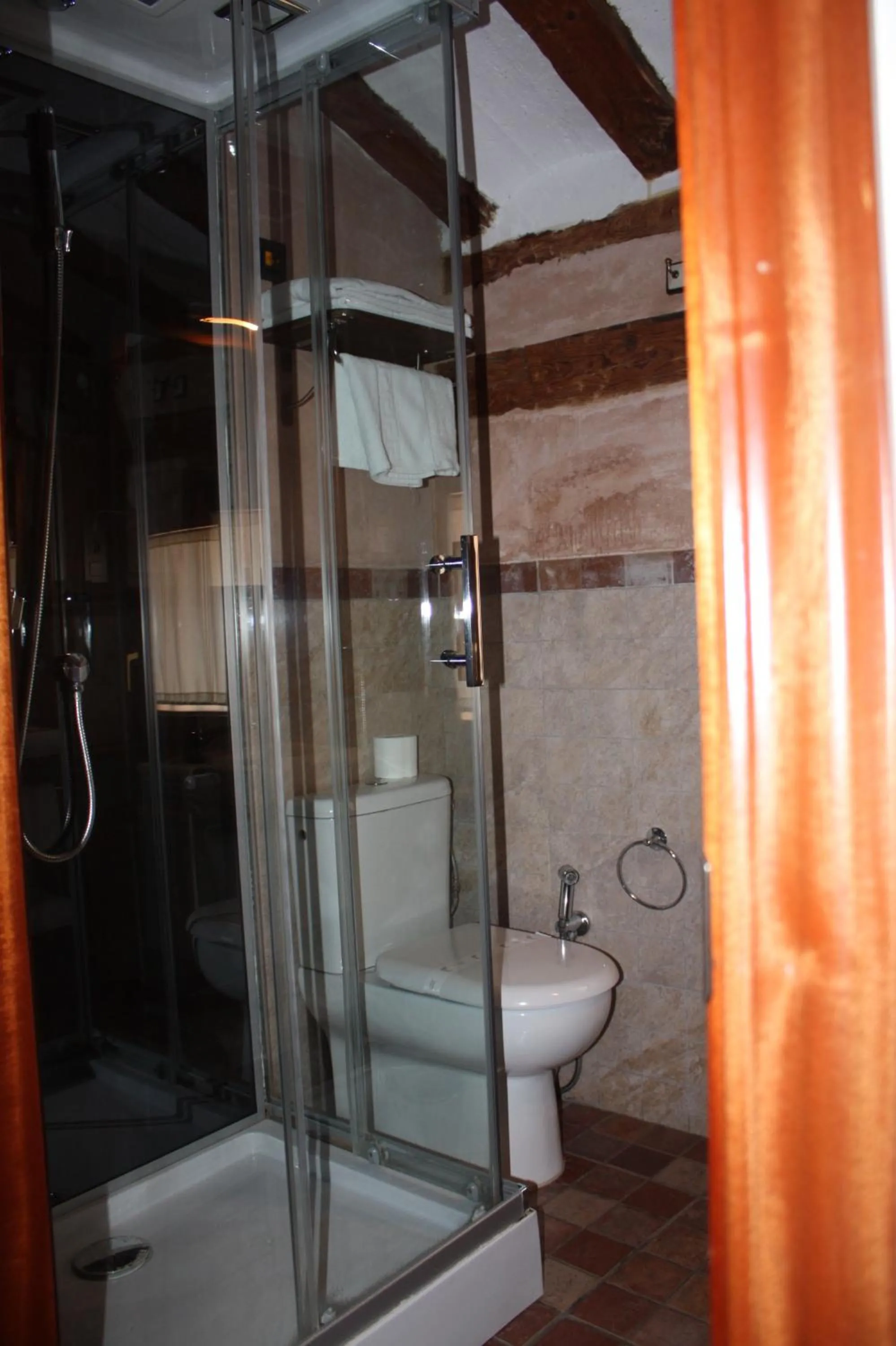 Bathroom in Hotel Mesón del Gallo