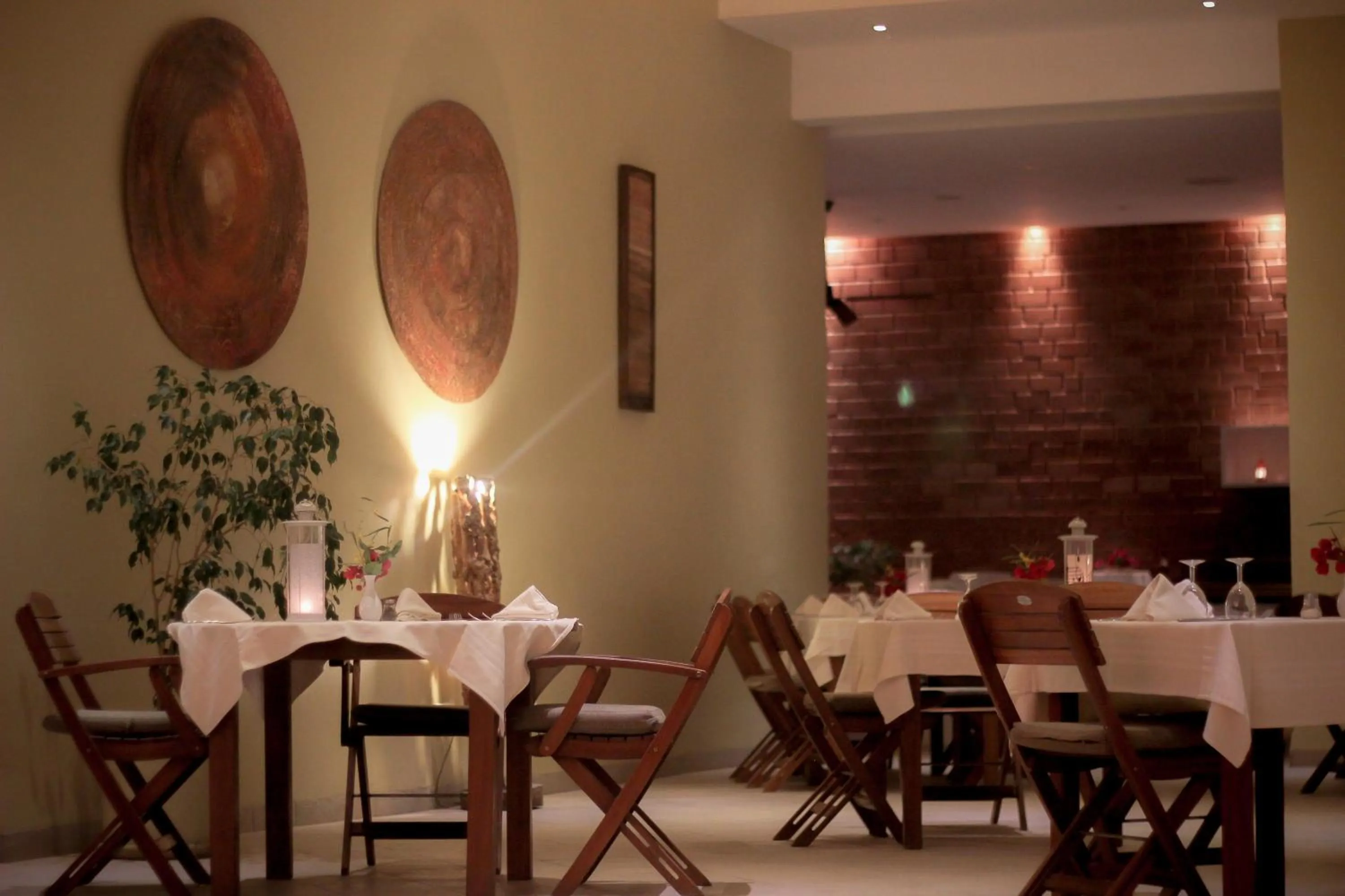 Restaurant/places to eat in Les Jardins de Toumana