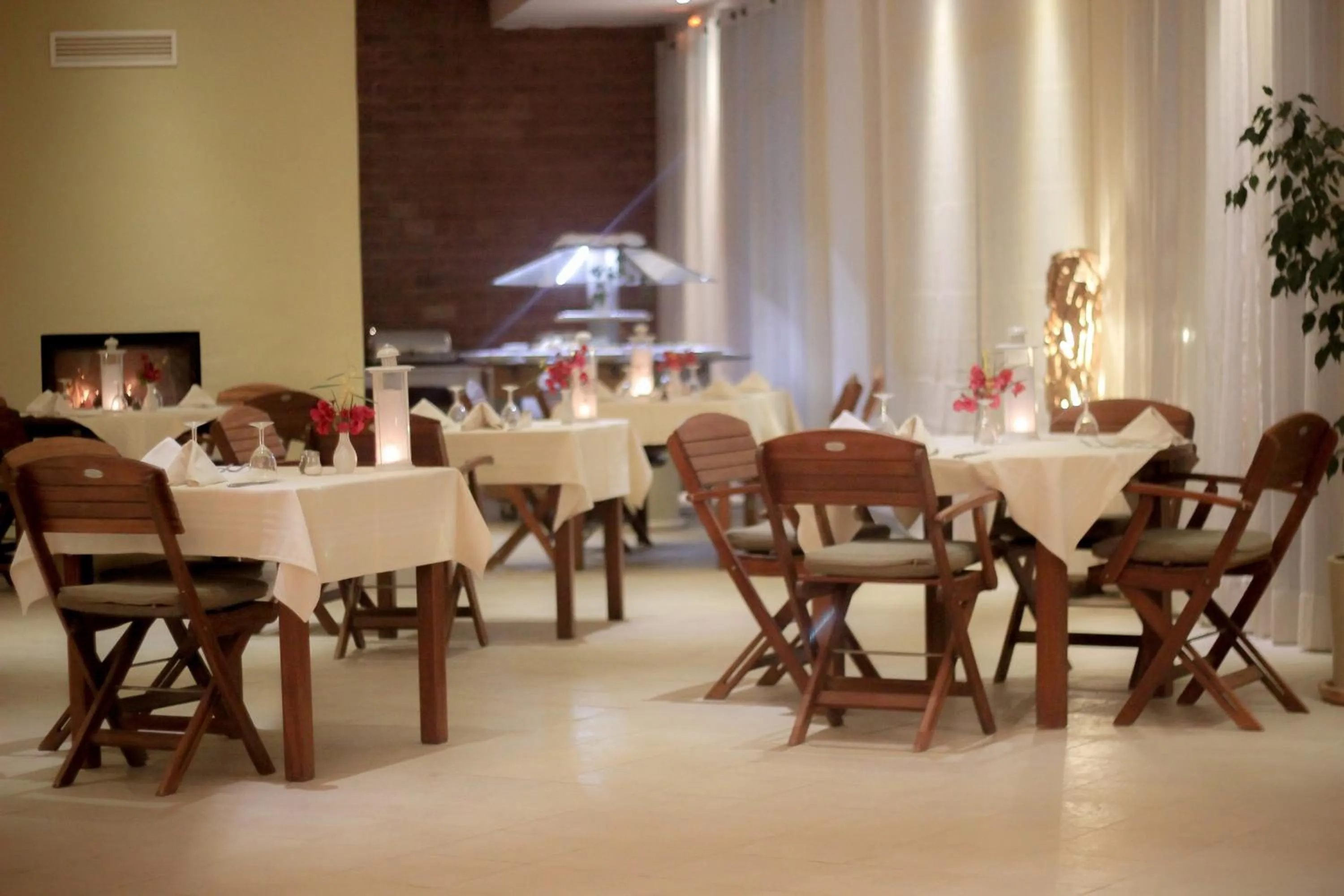 Restaurant/places to eat in Les Jardins de Toumana