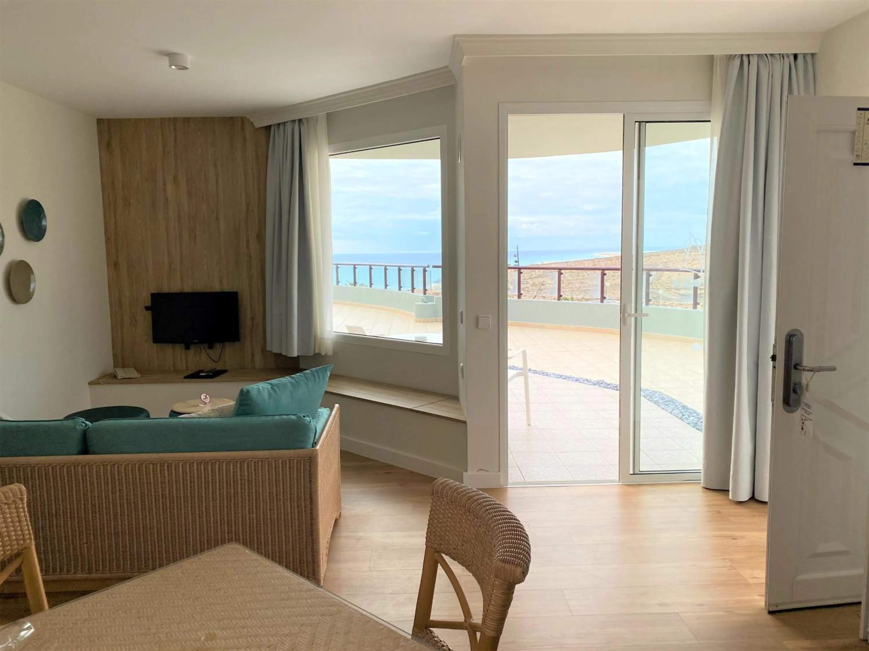 Living room in Hotel Esmeralda Maris by LIVVO