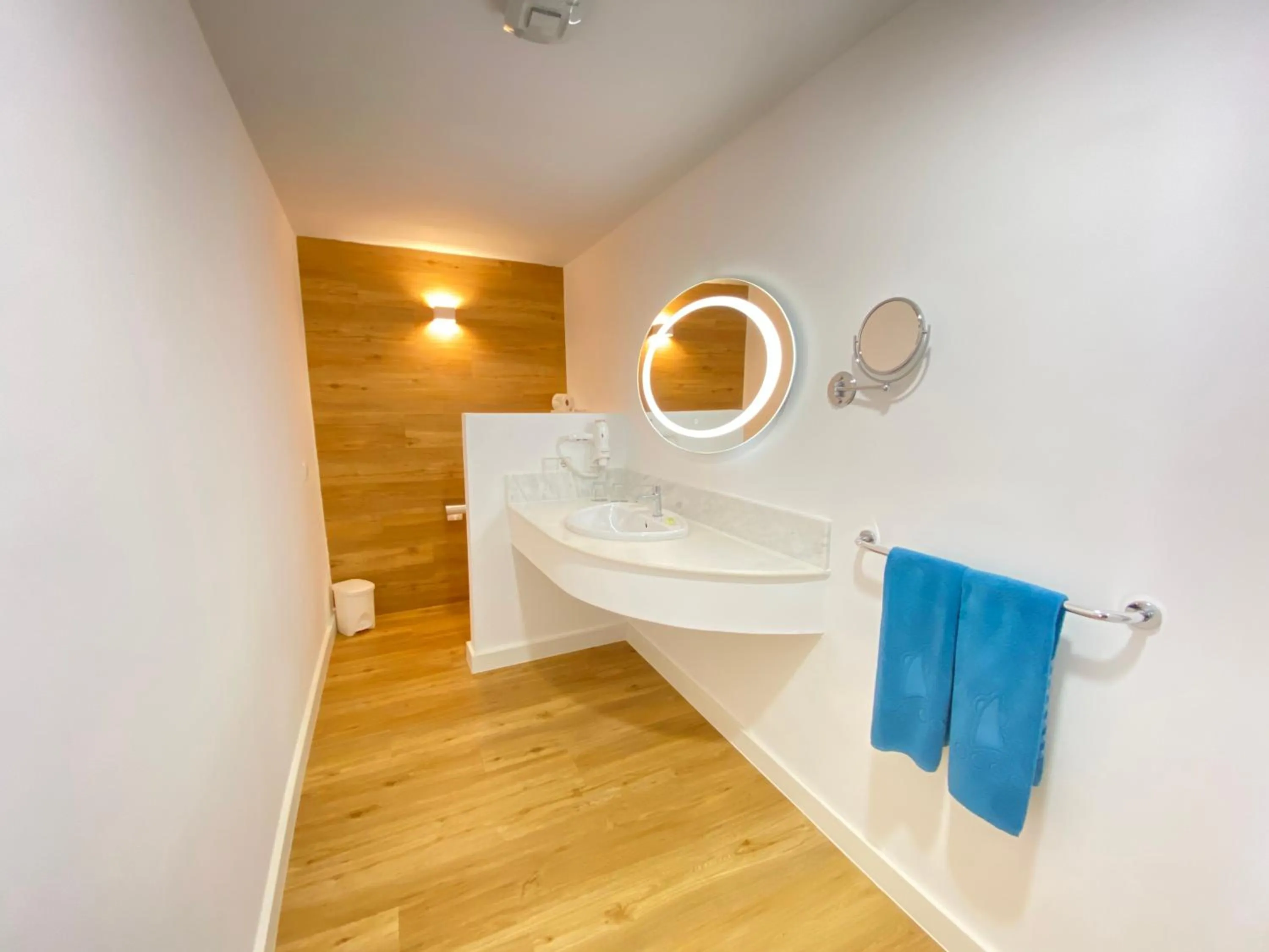 Bathroom in Hotel Esmeralda Maris by LIVVO