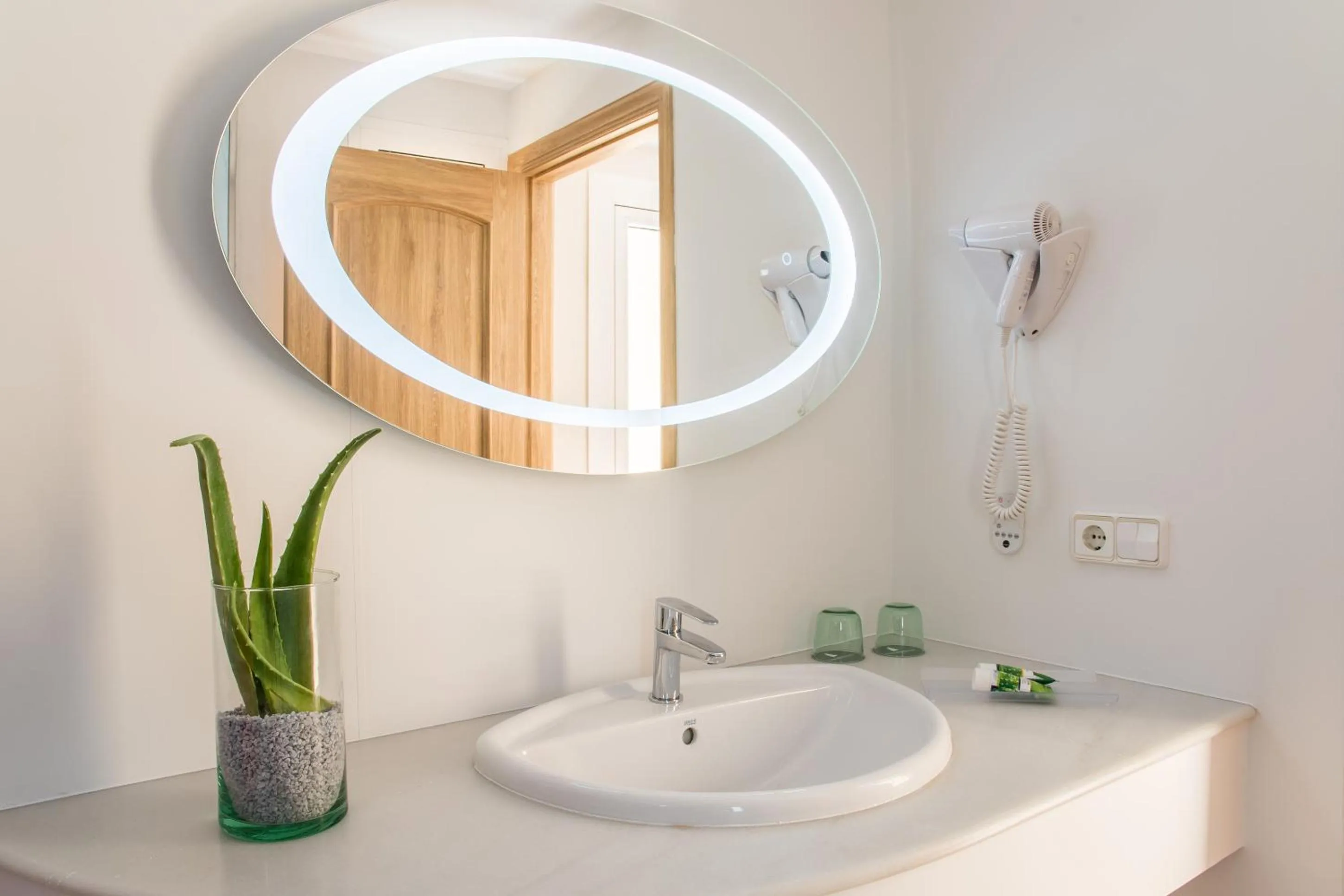 Bathroom in Hotel Esmeralda Maris by LIVVO