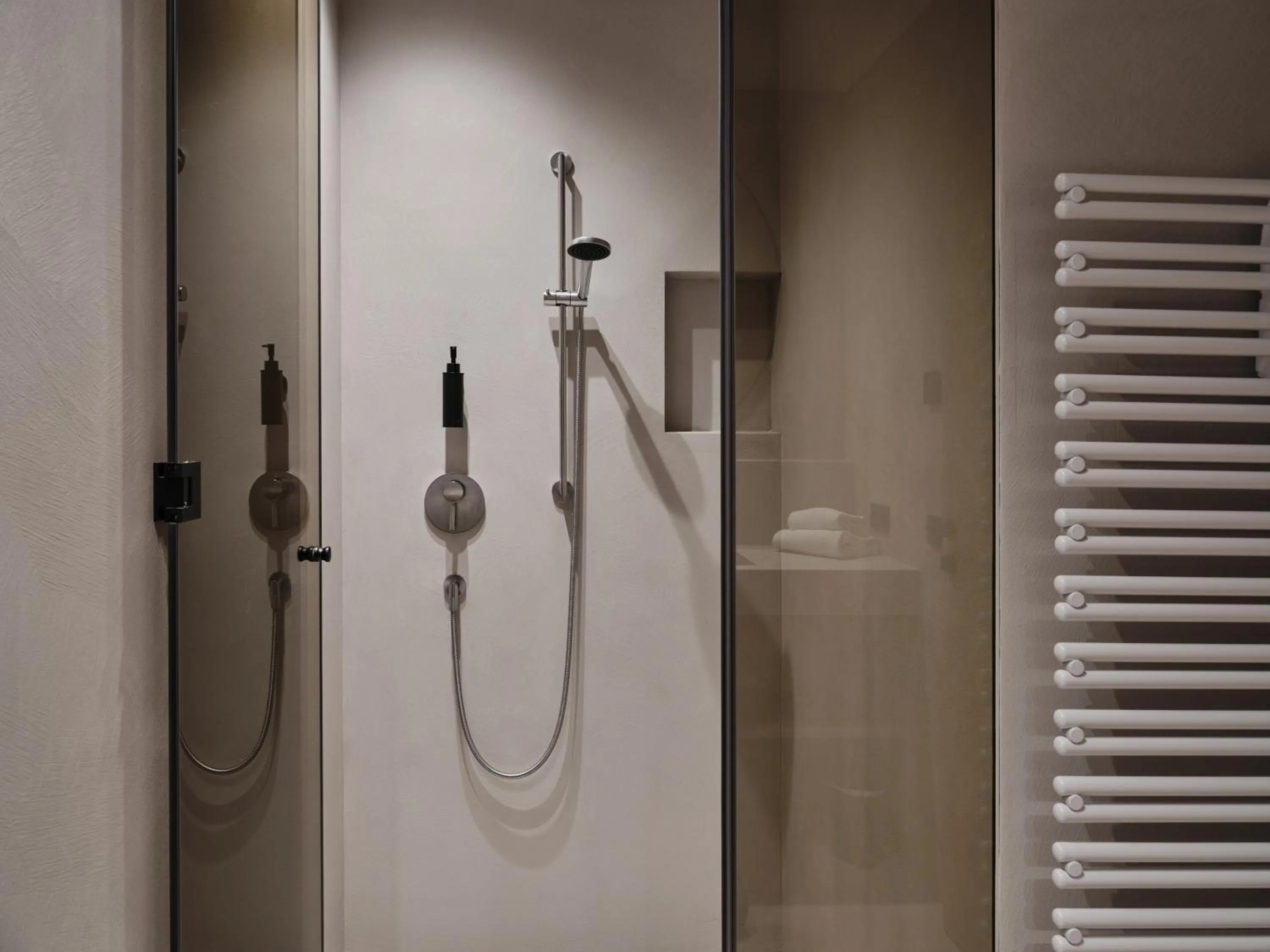 Shower in Hotel Garni Pinzgau, Fabian Hüttl