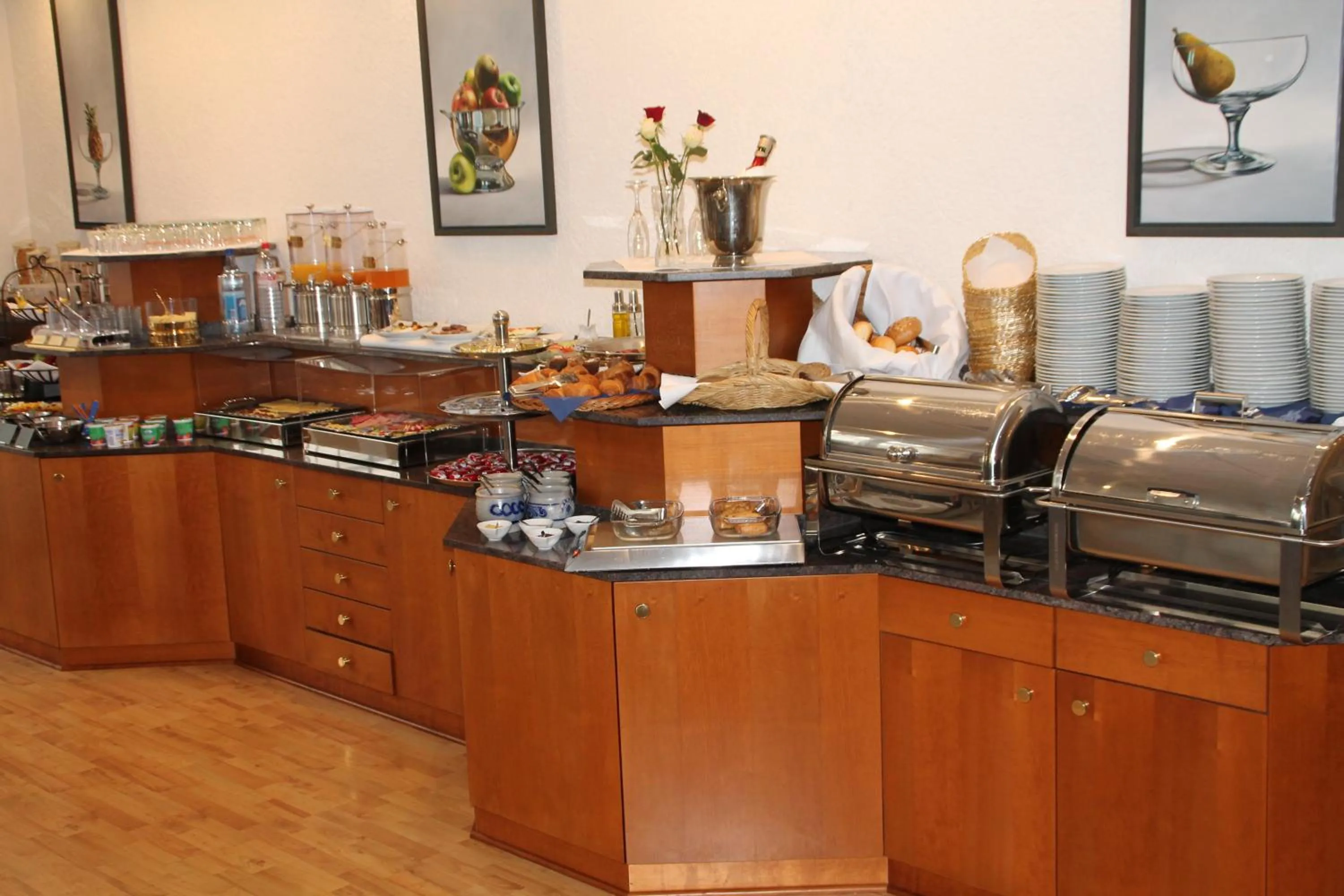 Buffet breakfast in RIESENjunior Hanau by Trip Inn