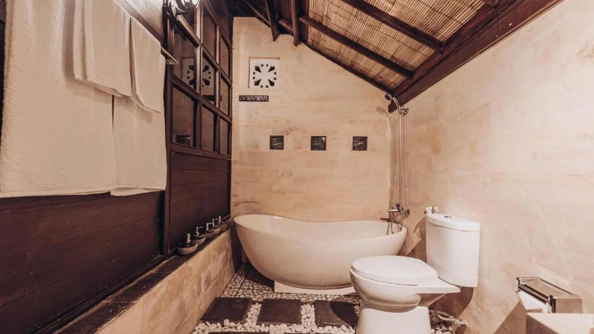 Bathroom in Kayu Manise Villa Bedugul