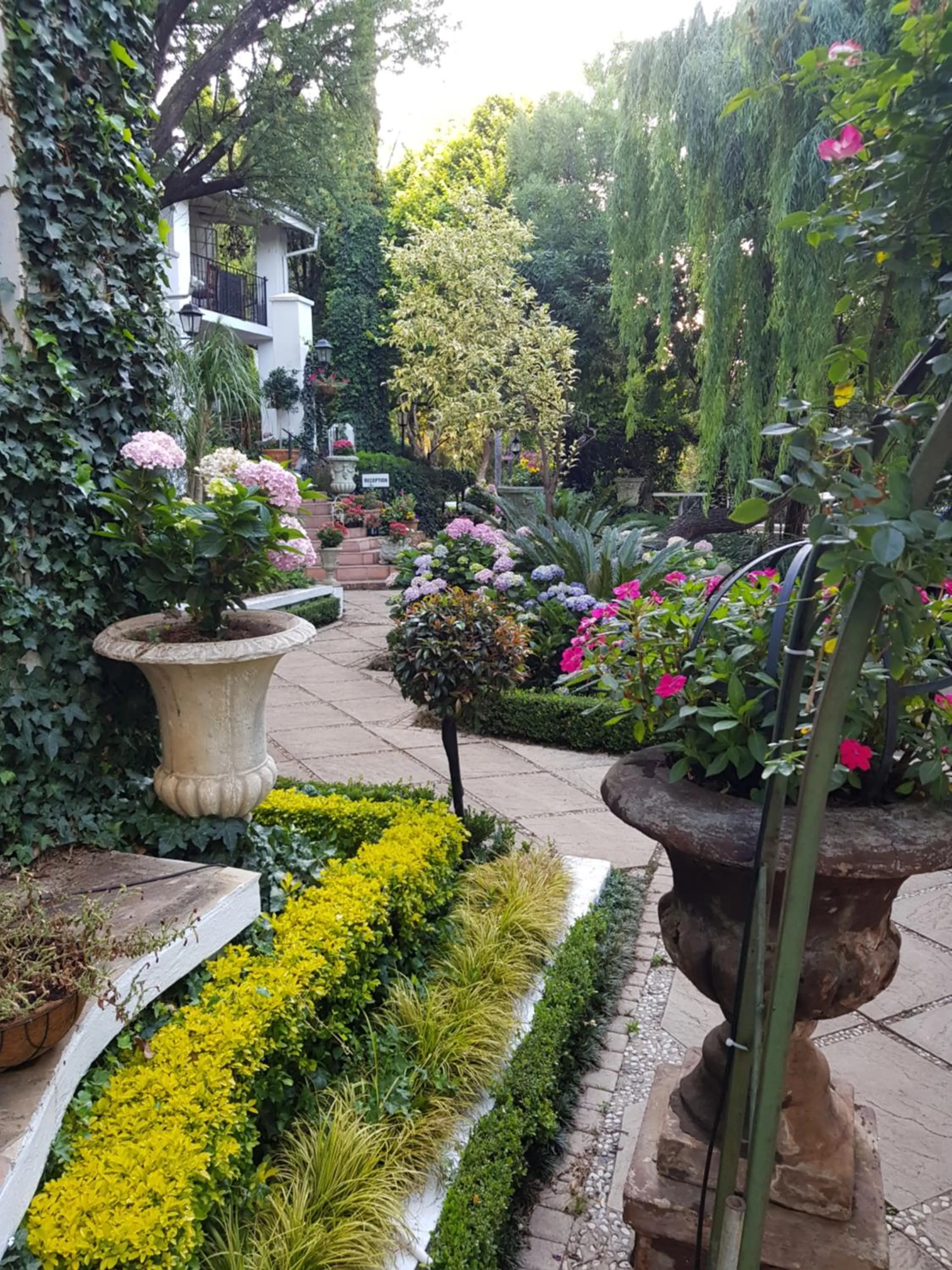 Garden in Pheasant Hill Bed and Breakfast