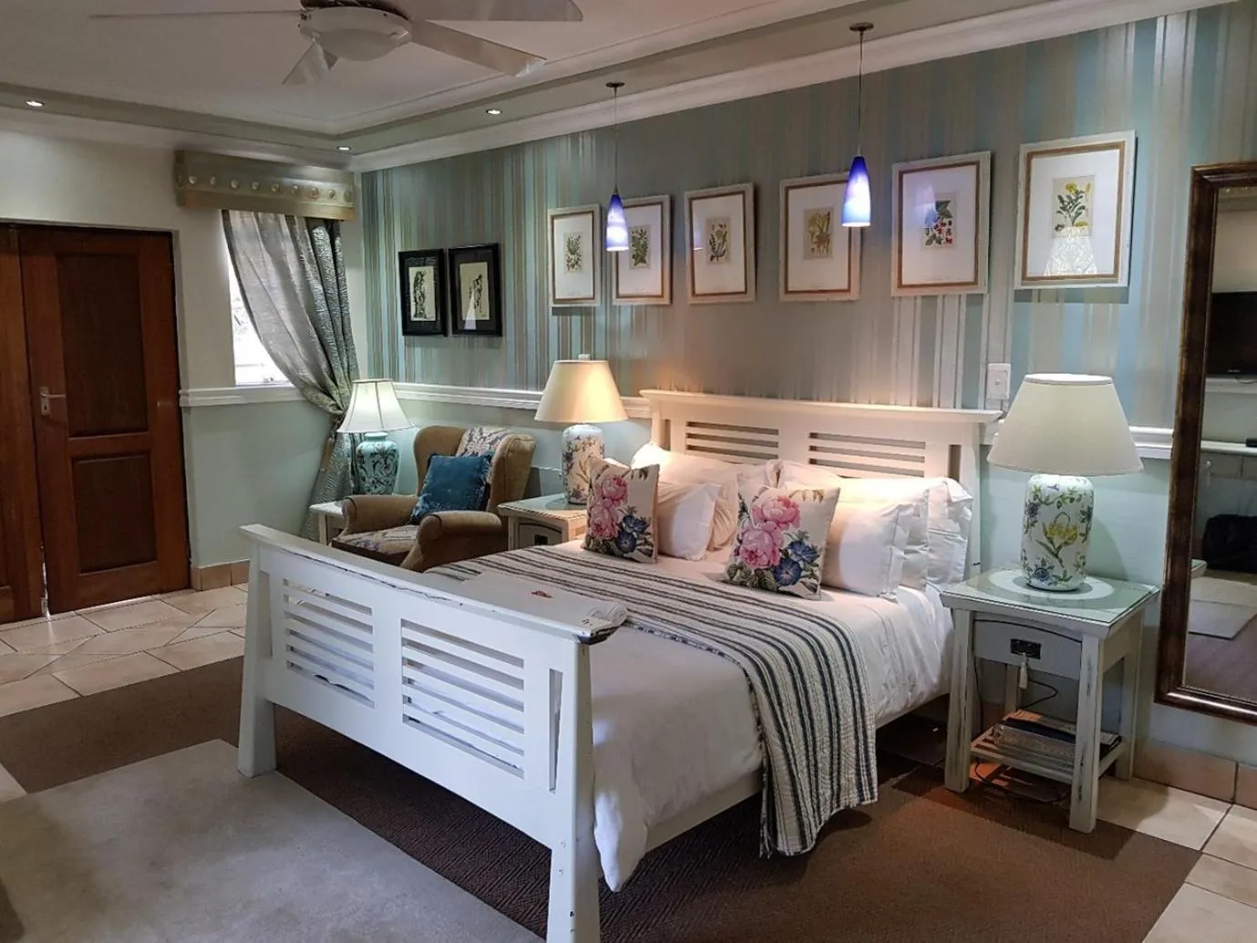 Photo of the whole room, Bed in Pheasant Hill Bed and Breakfast