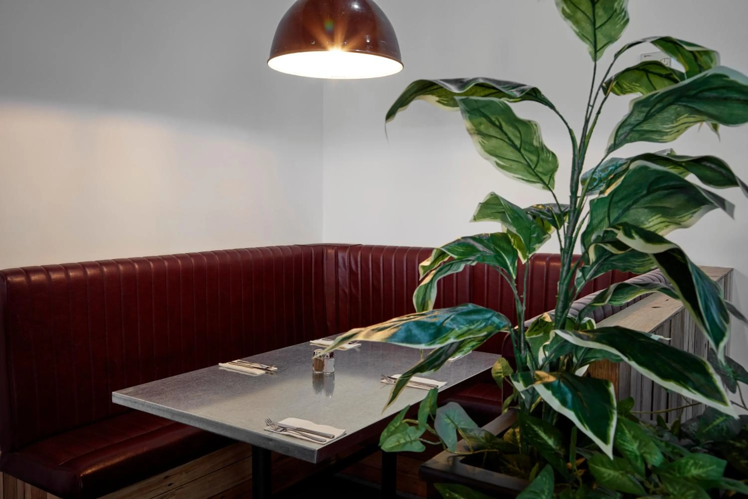 Restaurant/places to eat in The Royal Hotel, Drouin