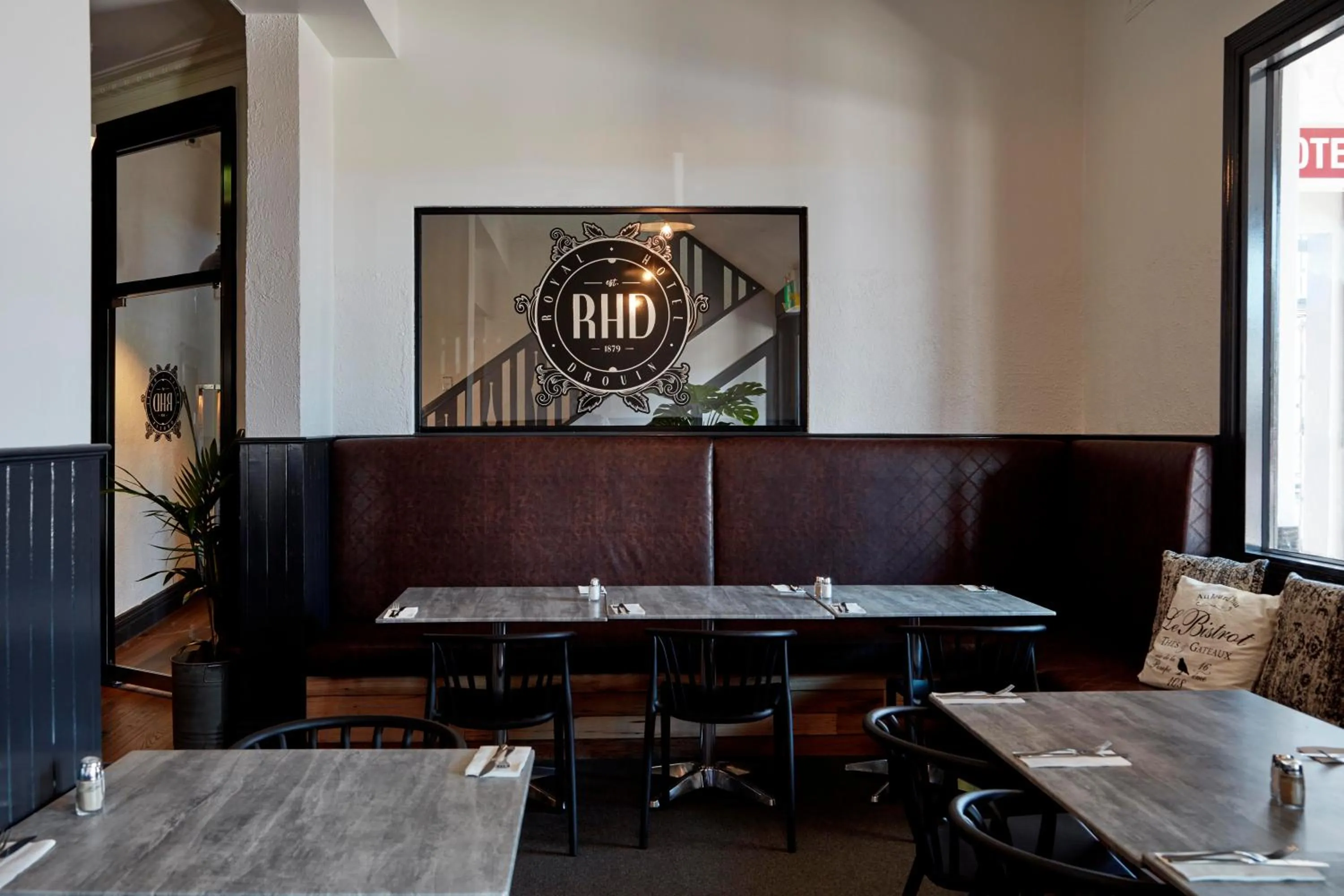 Restaurant/places to eat in The Royal Hotel, Drouin