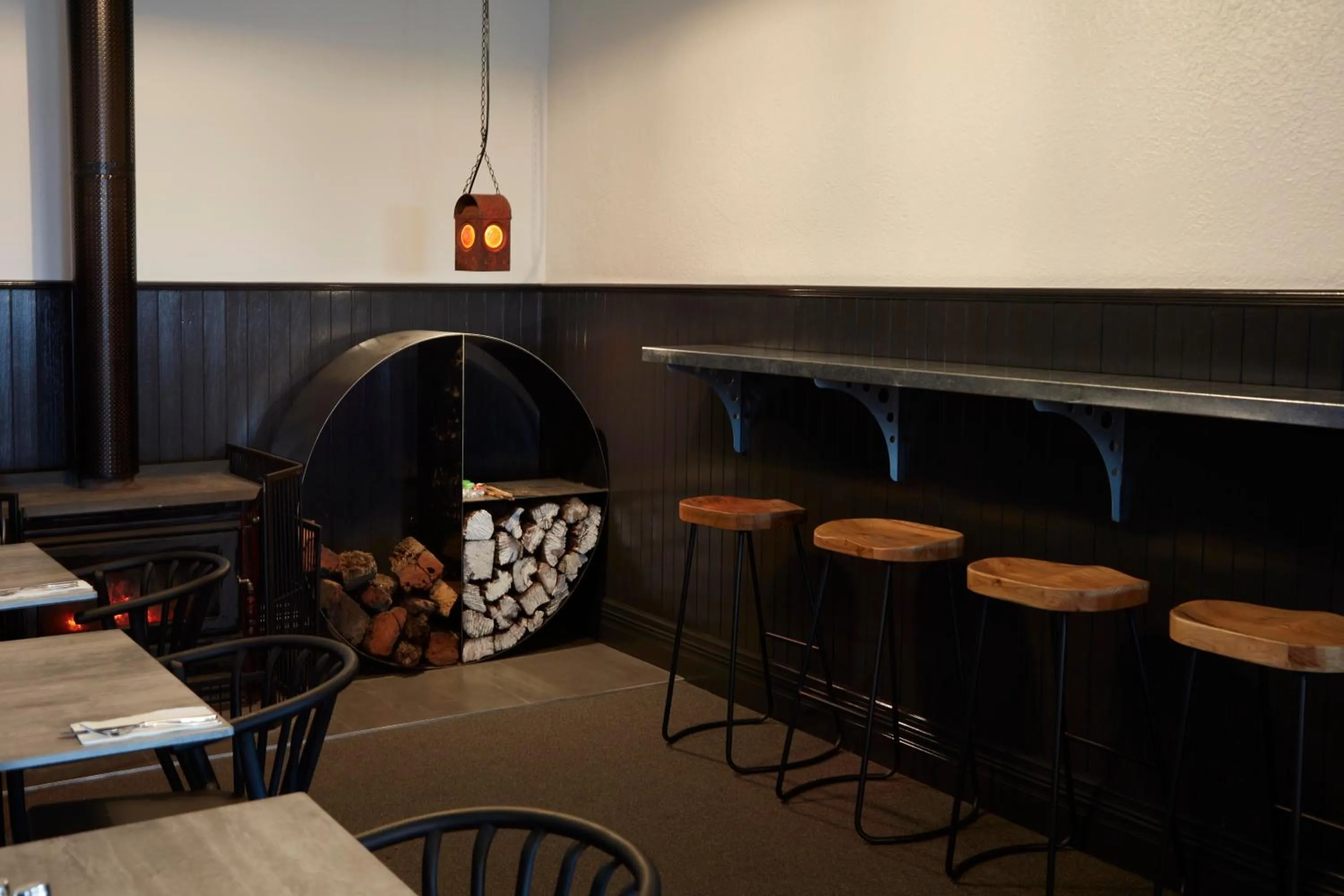 Restaurant/places to eat in The Royal Hotel, Drouin