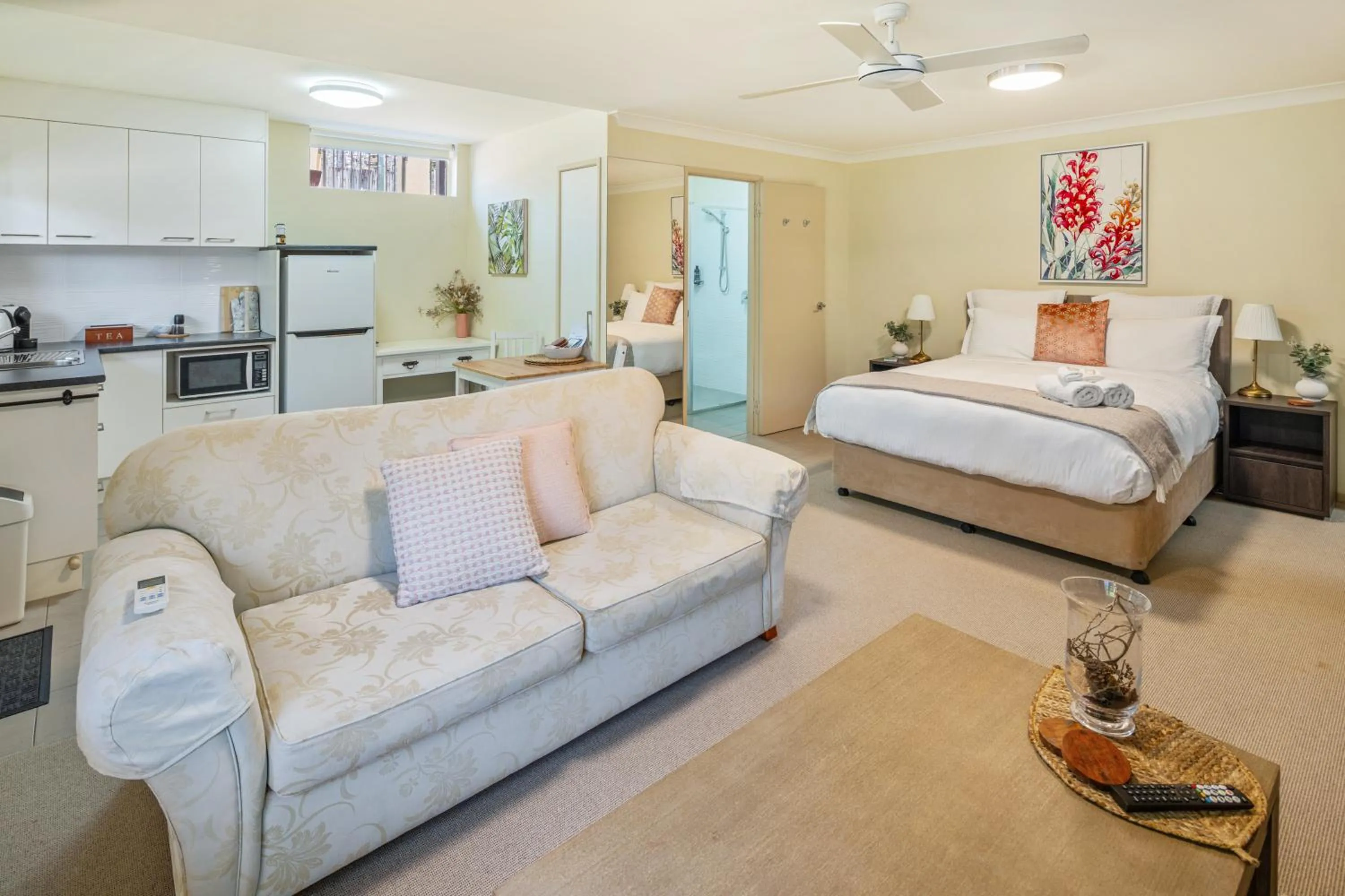 Bedroom, Bed in The Guesthouse Maleny