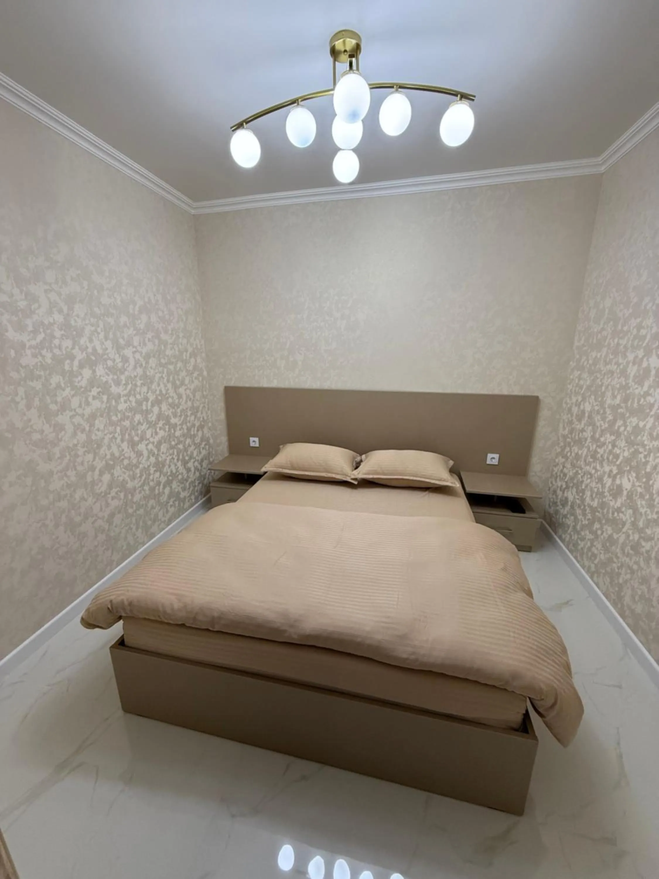 Bed in Paradise Hotel