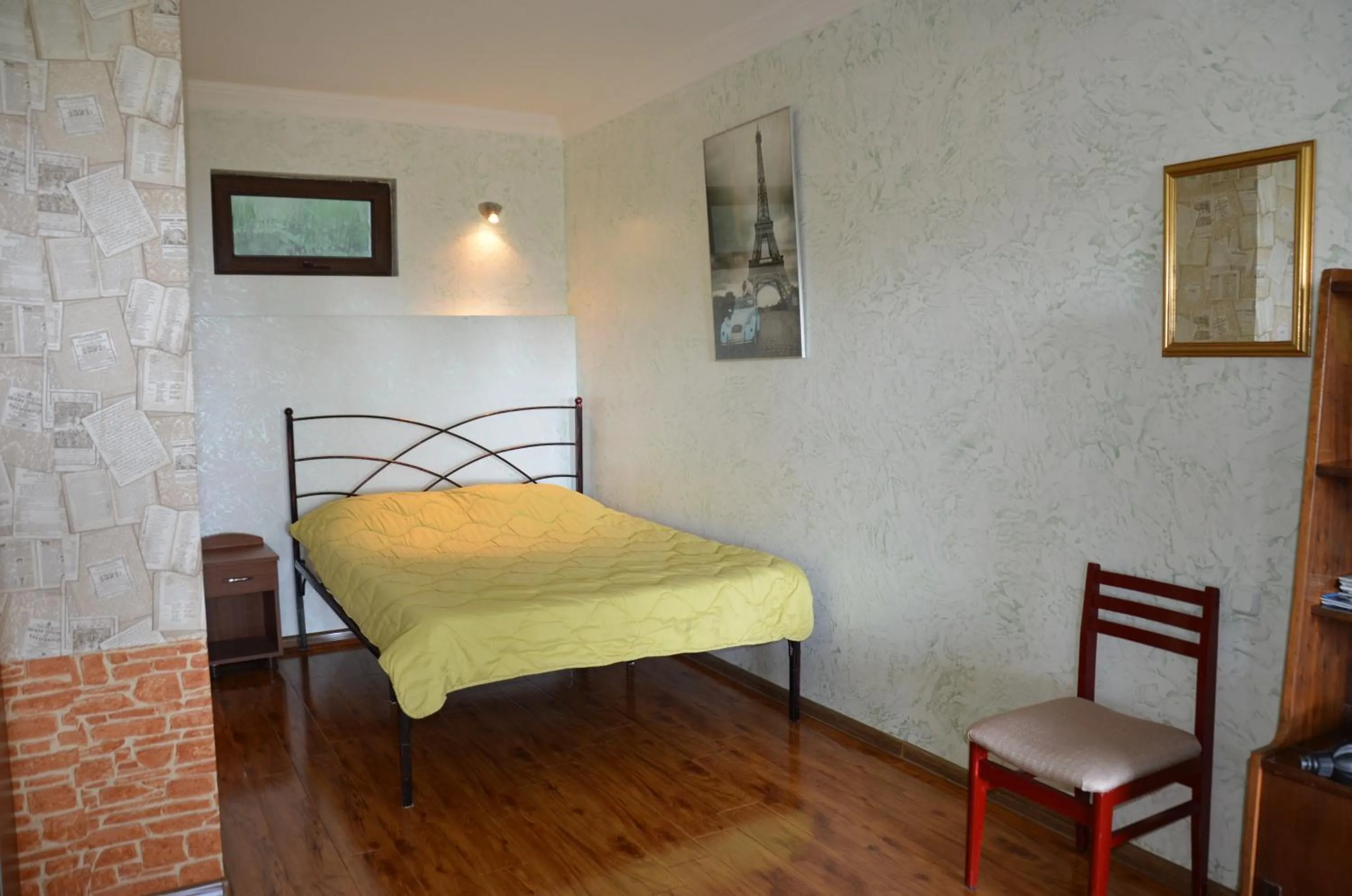 Photo of the whole room, Bed in TJ Guest House