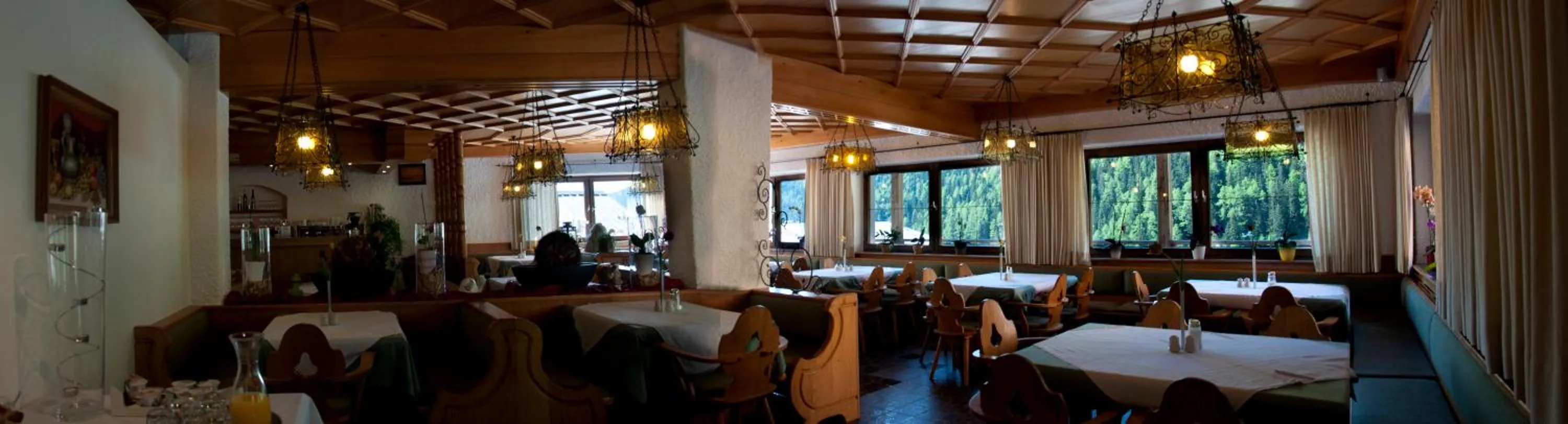 Lounge or bar in Hotel Edelweiss