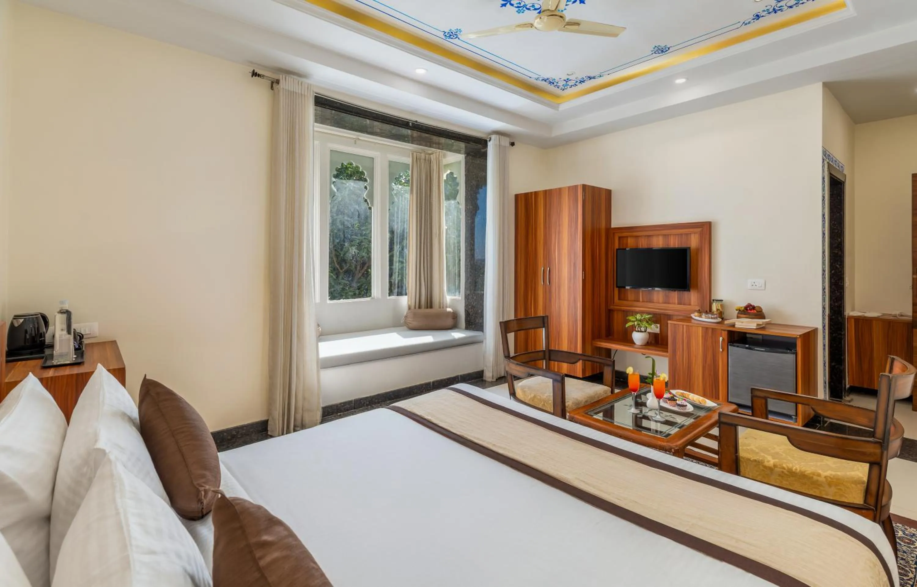 Bed in The Everest Hill Resort & Spa-Kumbhalgarh
